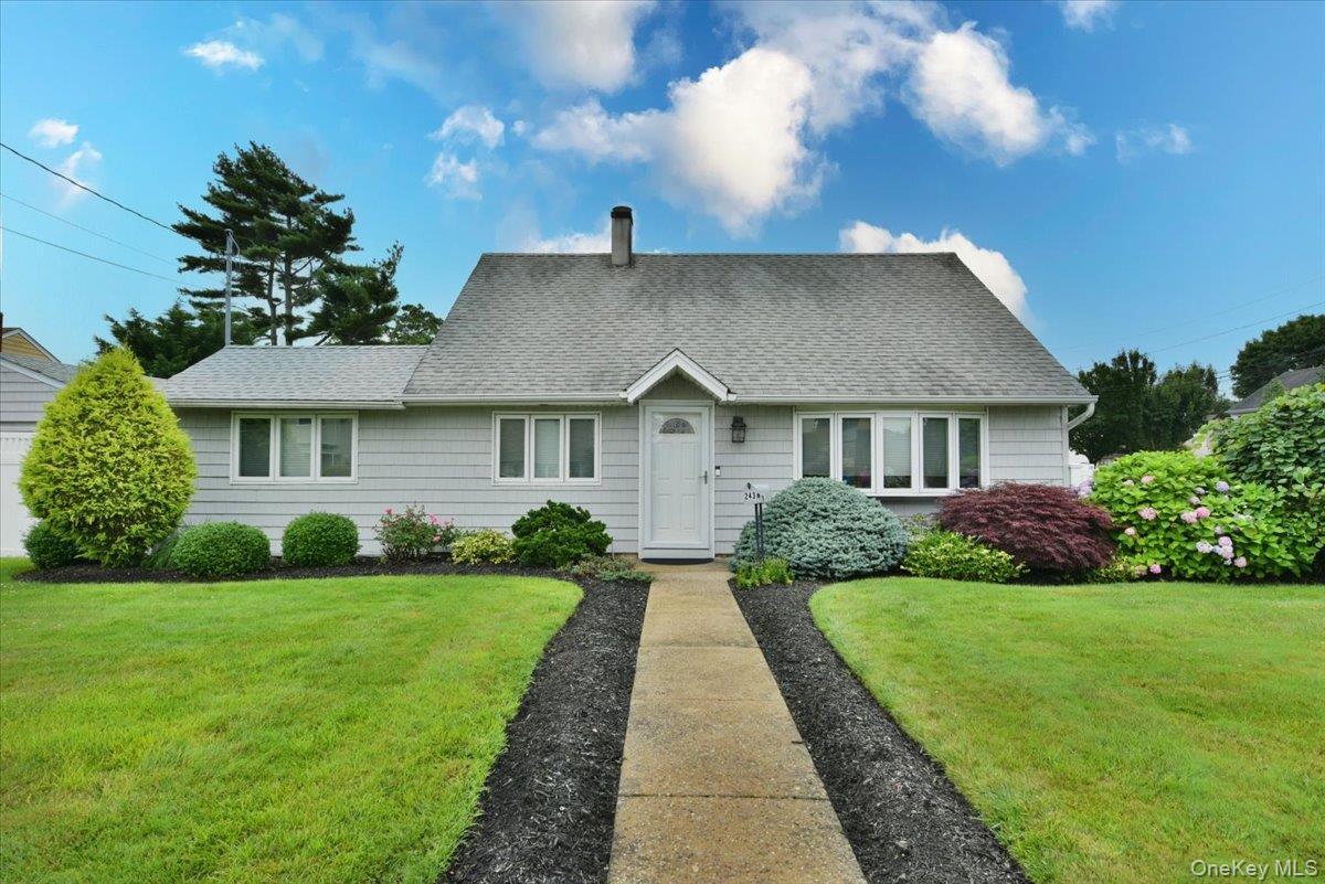 Single Family Seaford  Nassau County, NY 11758, MLS-887306-2