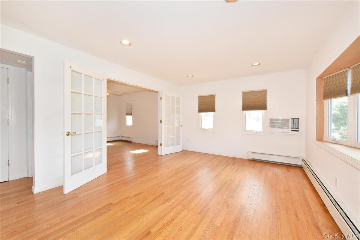 Single Family Seaford  Nassau County, NY 11758, MLS-887306-5