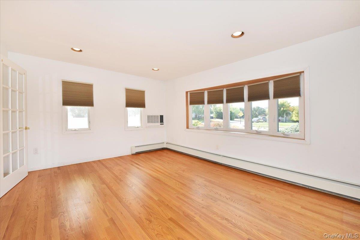 Single Family Seaford  Nassau County, NY 11758, MLS-887306-6