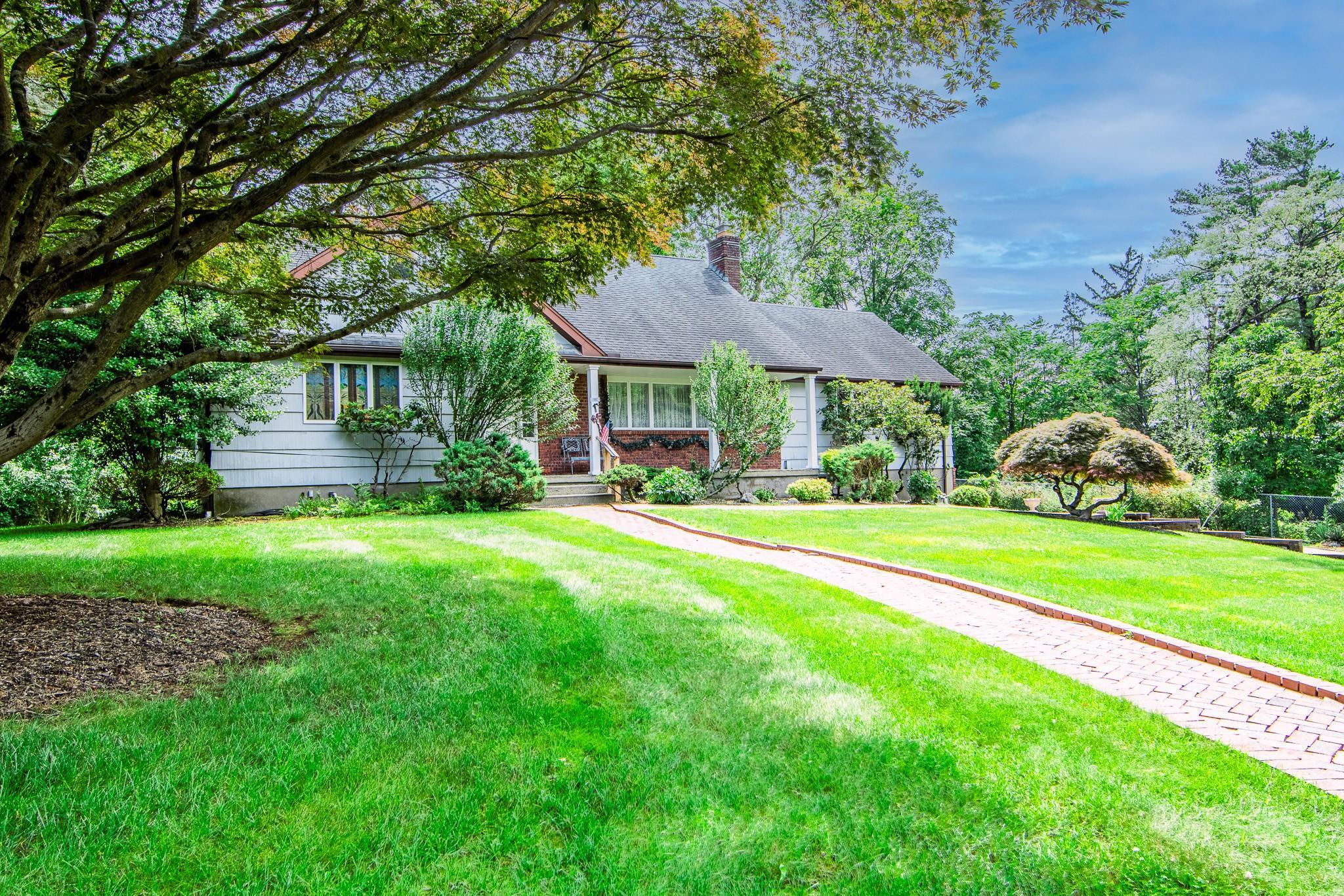 Single Family Hillside Rockland County, NY 10901, MLS-887315-2