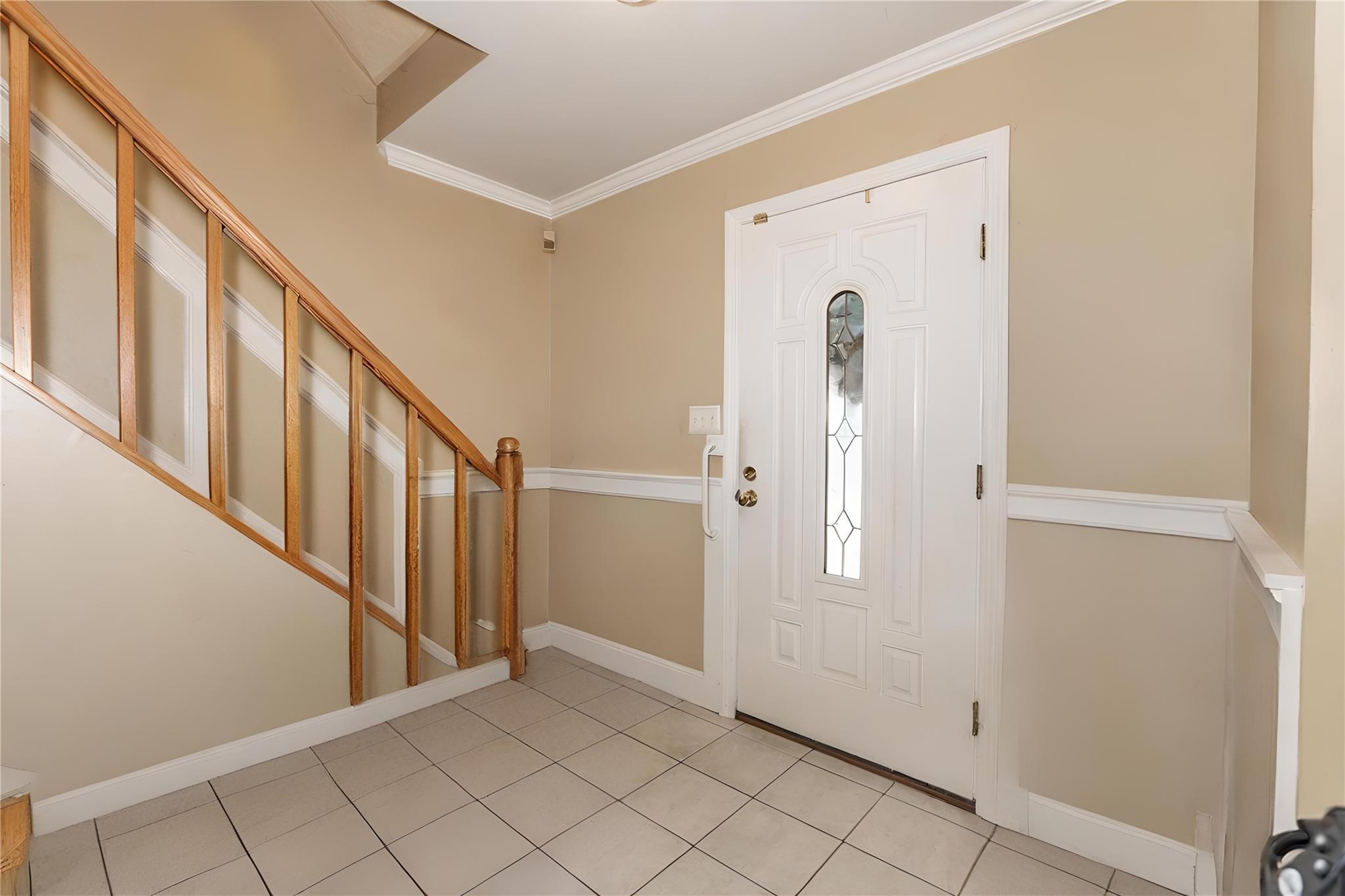Single Family 3rd  Suffolk County, NY 11706, MLS-887327-2