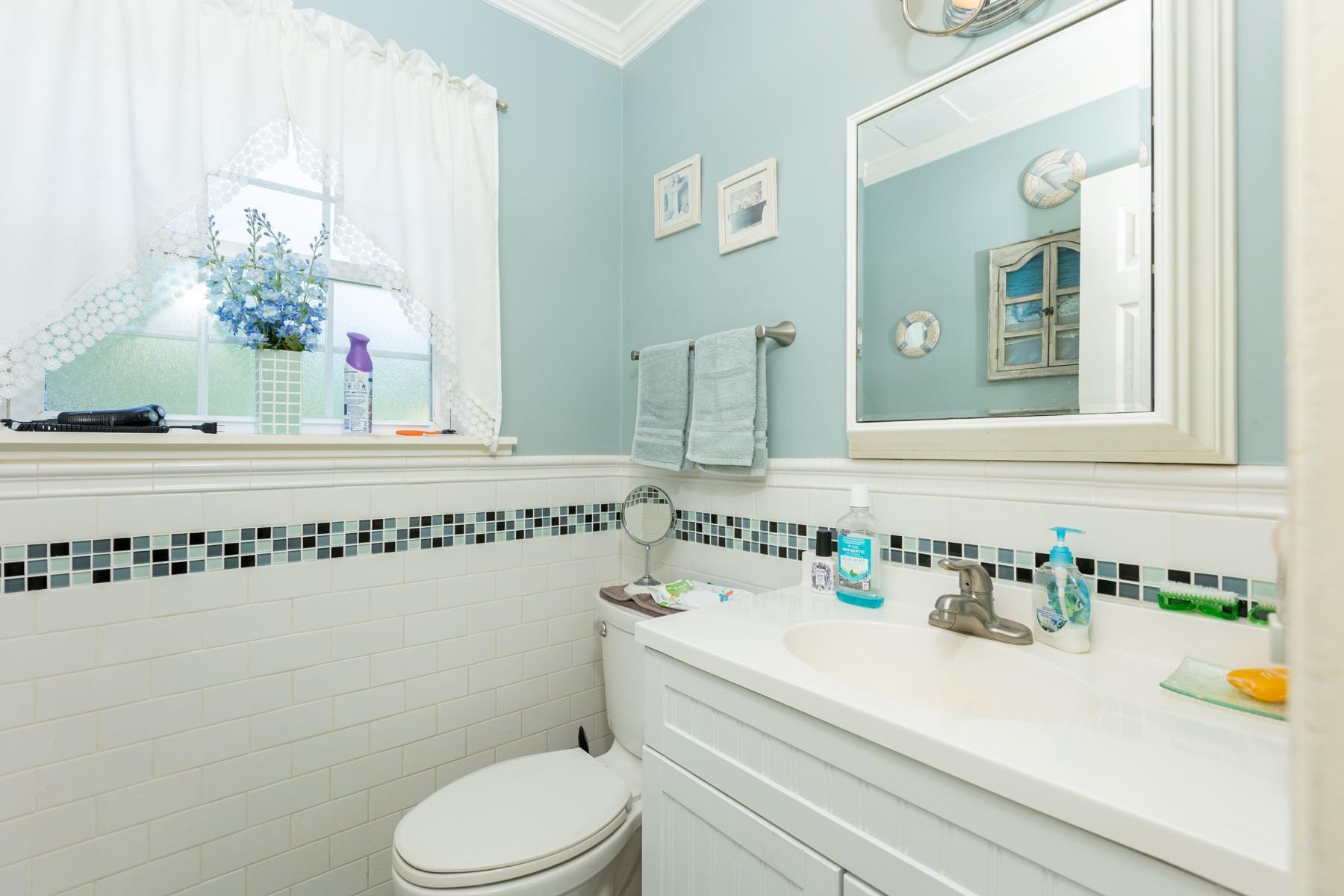 Single Family 3rd  Suffolk County, NY 11706, MLS-887327-7