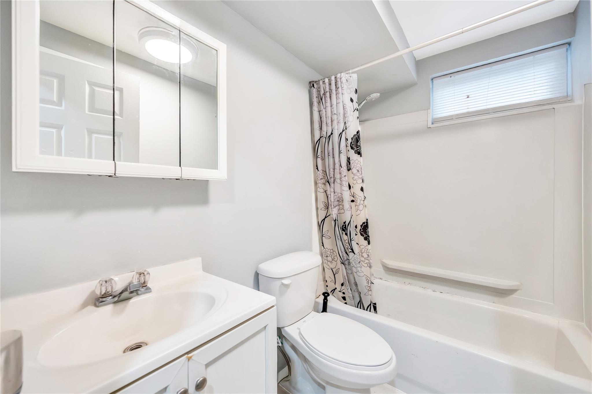 Single Family Tomes  Nassau County, NY 11735, MLS-887346-18