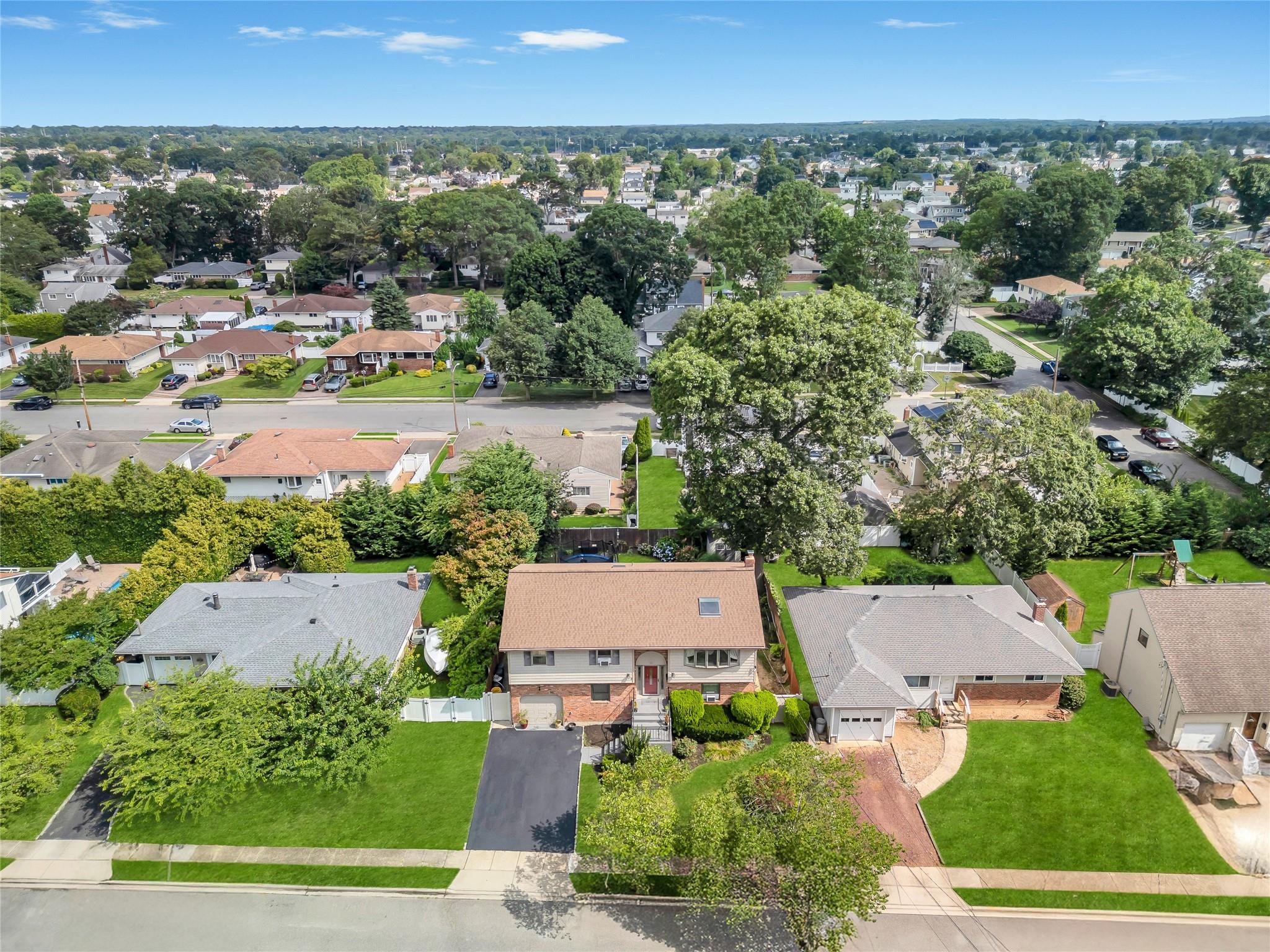 Single Family Tomes  Nassau County, NY 11735, MLS-887346-2