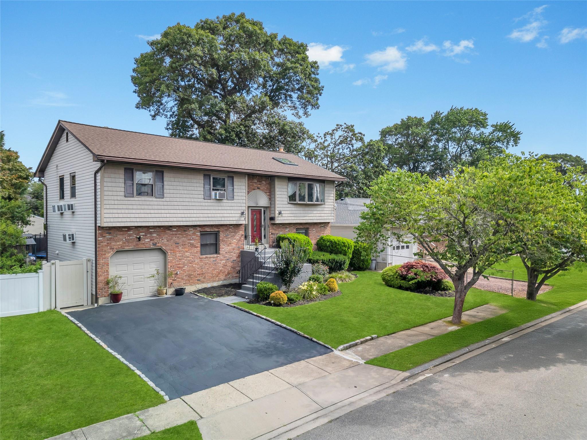 Single Family Tomes  Nassau County, NY 11735, MLS-887346-3