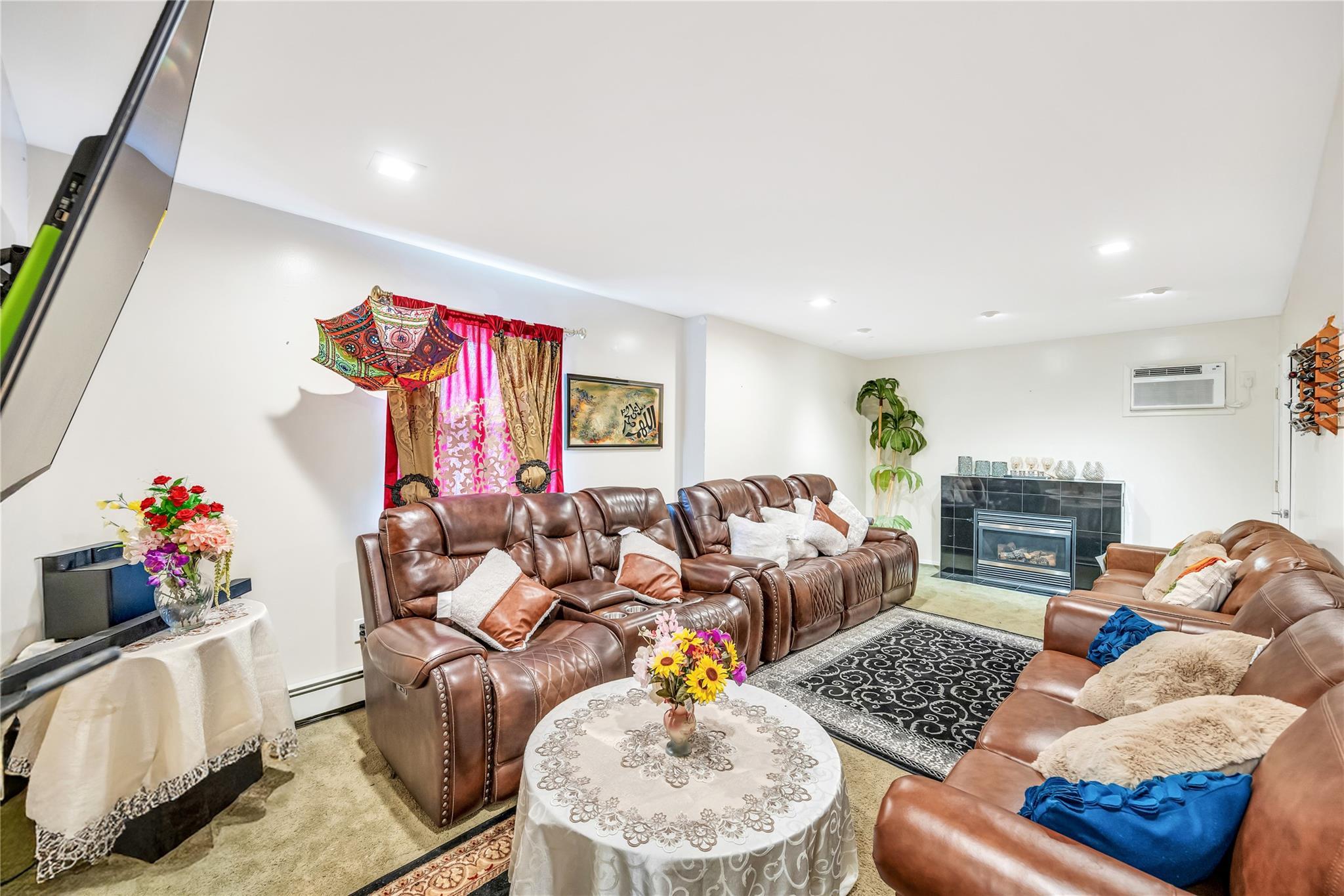 Single Family Tomes  Nassau County, NY 11735, MLS-887346-6