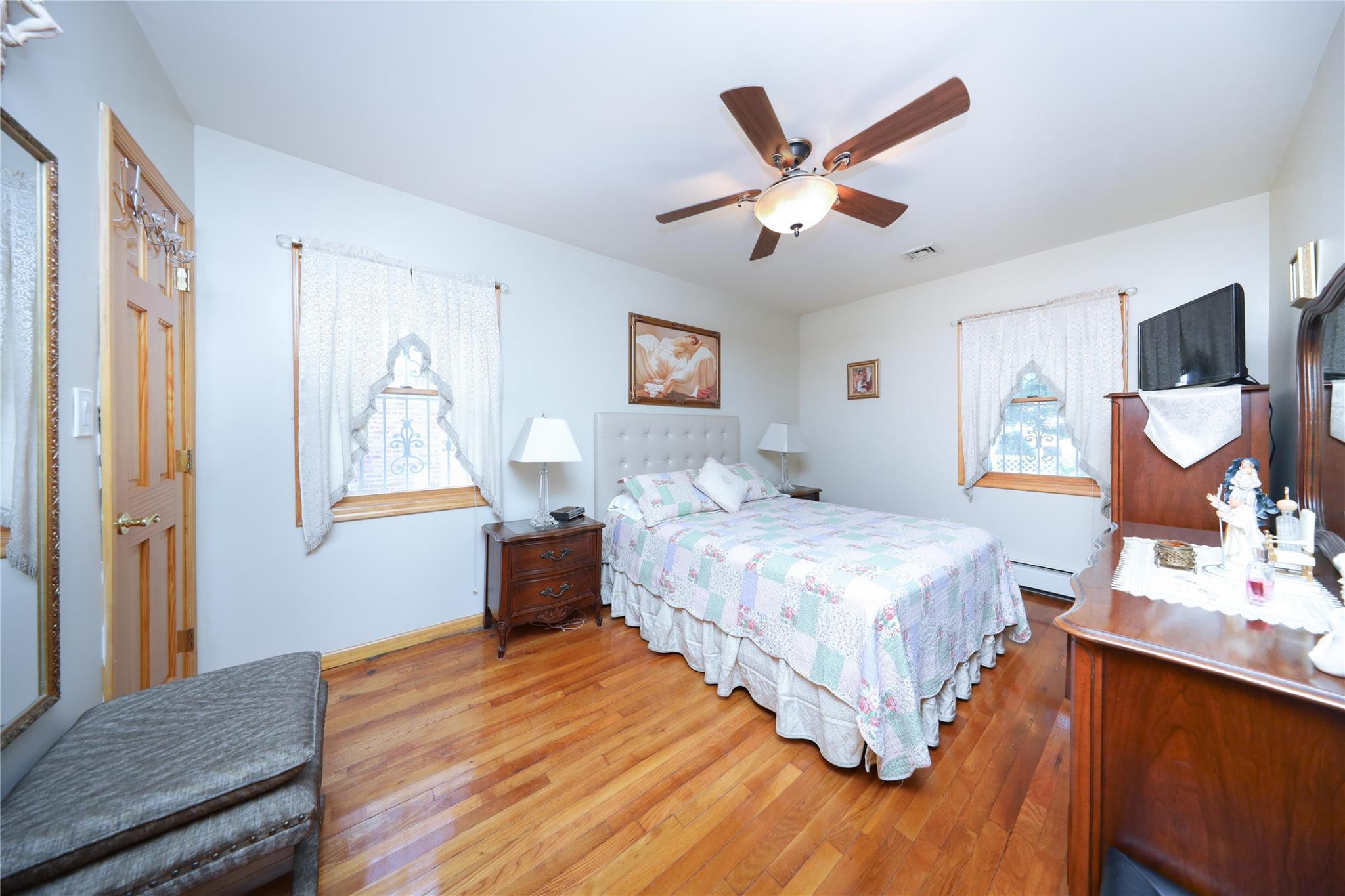 Single Family 192nd  Queens, NY 11358, MLS-887380-10