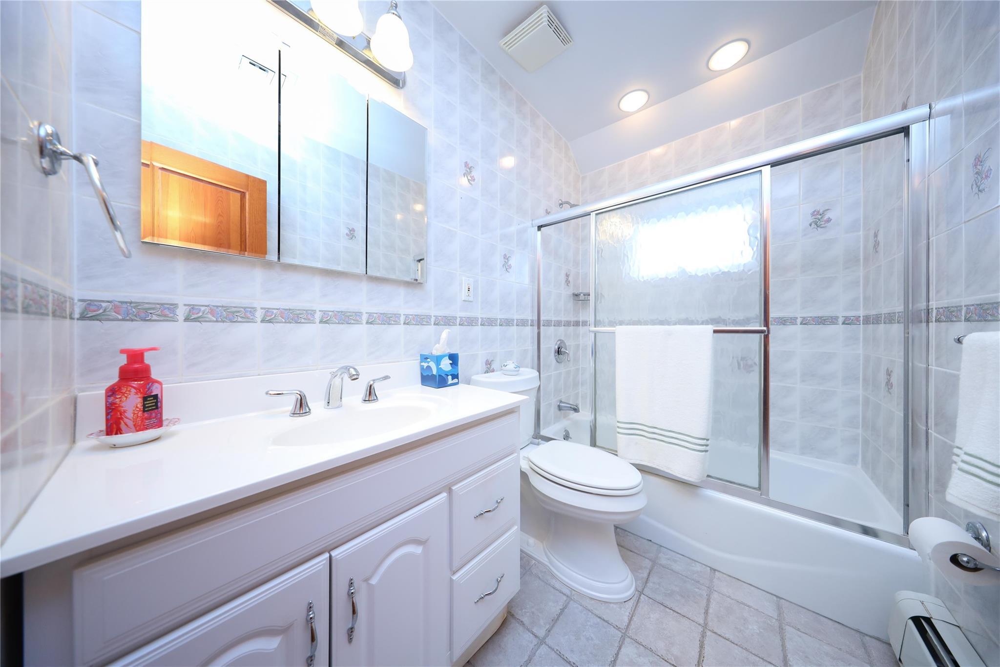 Single Family 192nd  Queens, NY 11358, MLS-887380-24
