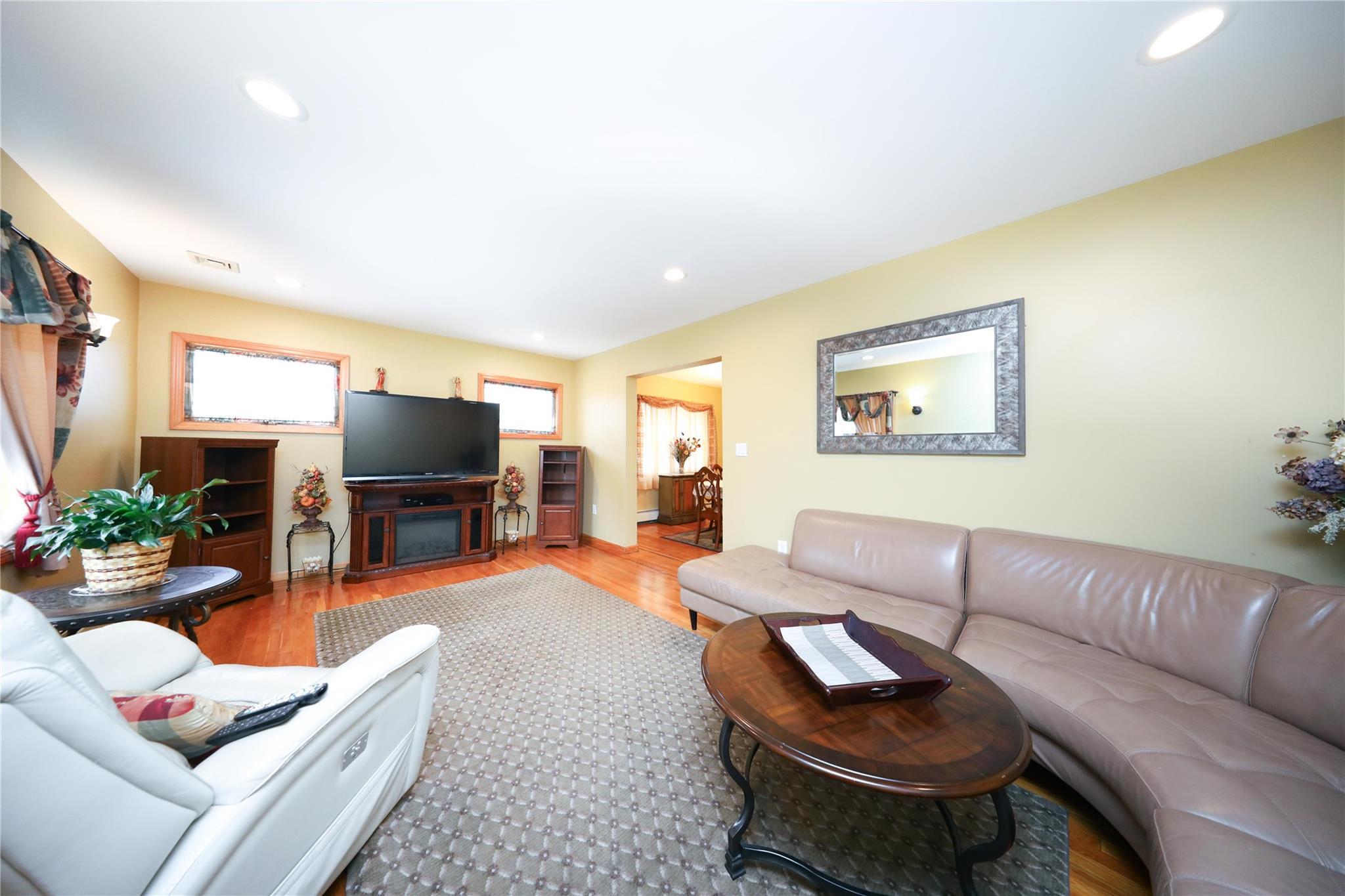 Single Family 192nd  Queens, NY 11358, MLS-887380-4