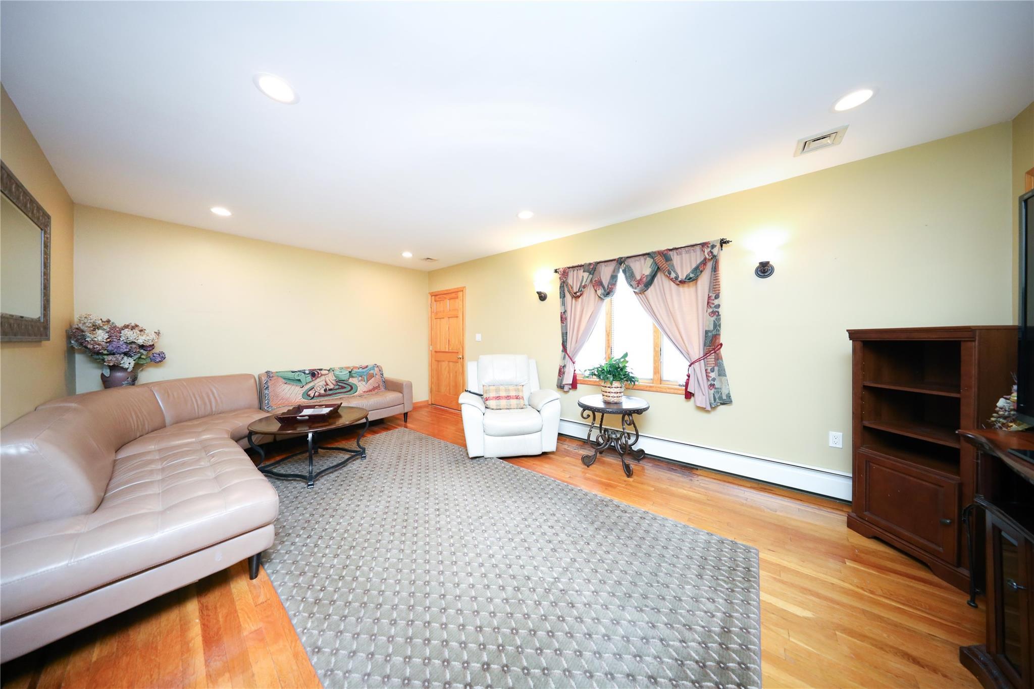 Single Family 192nd  Queens, NY 11358, MLS-887380-5