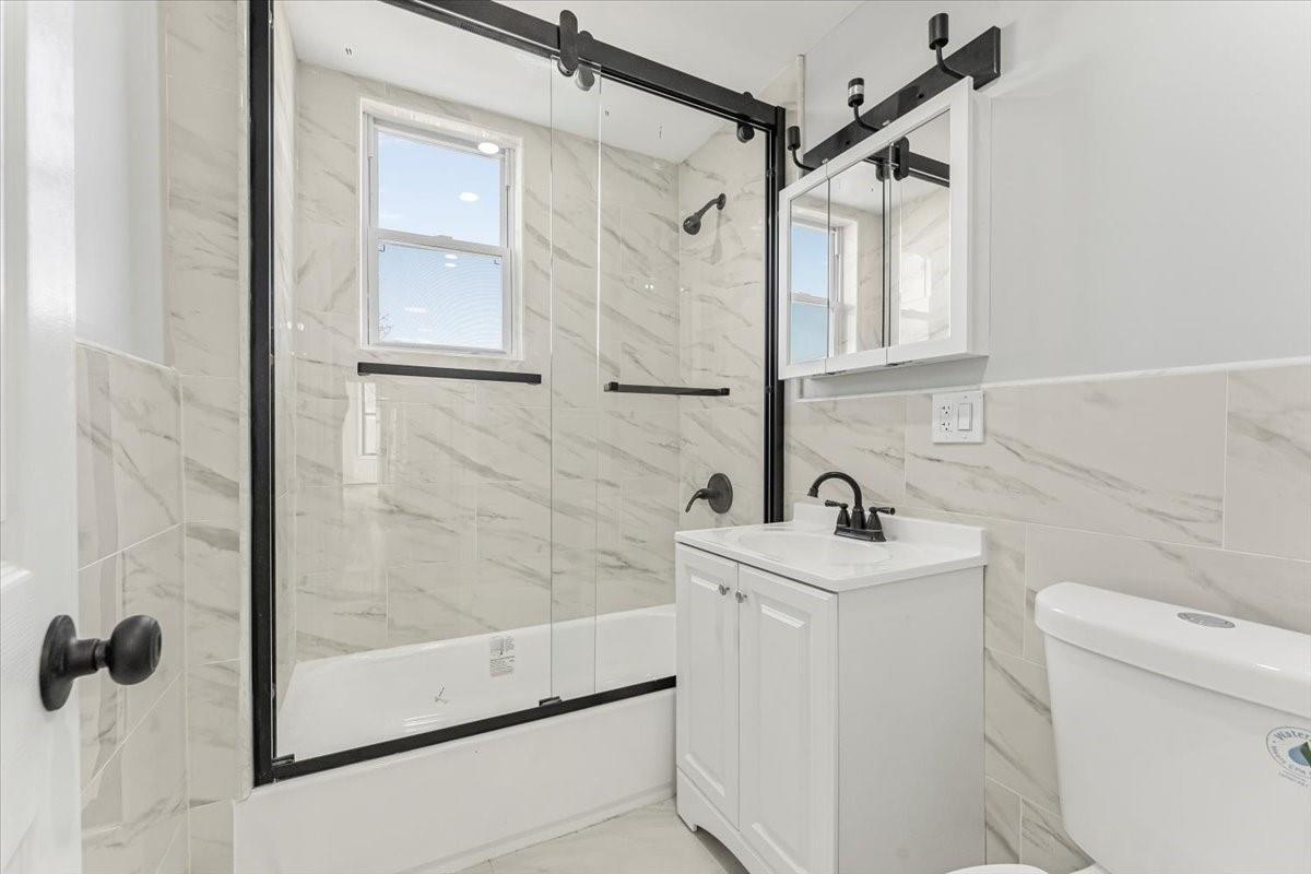 Single Family Bathgate  Bronx, NY 10457, MLS-887385-15