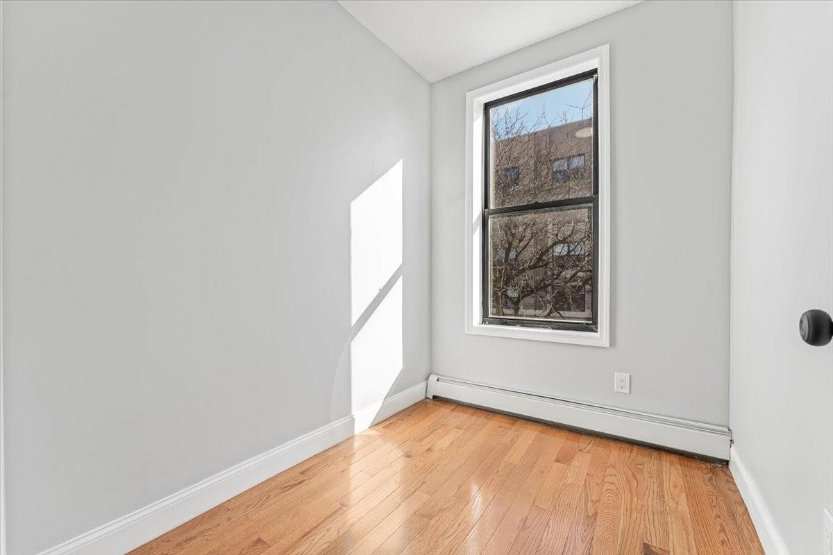 Single Family Bathgate  Bronx, NY 10457, MLS-887385-16