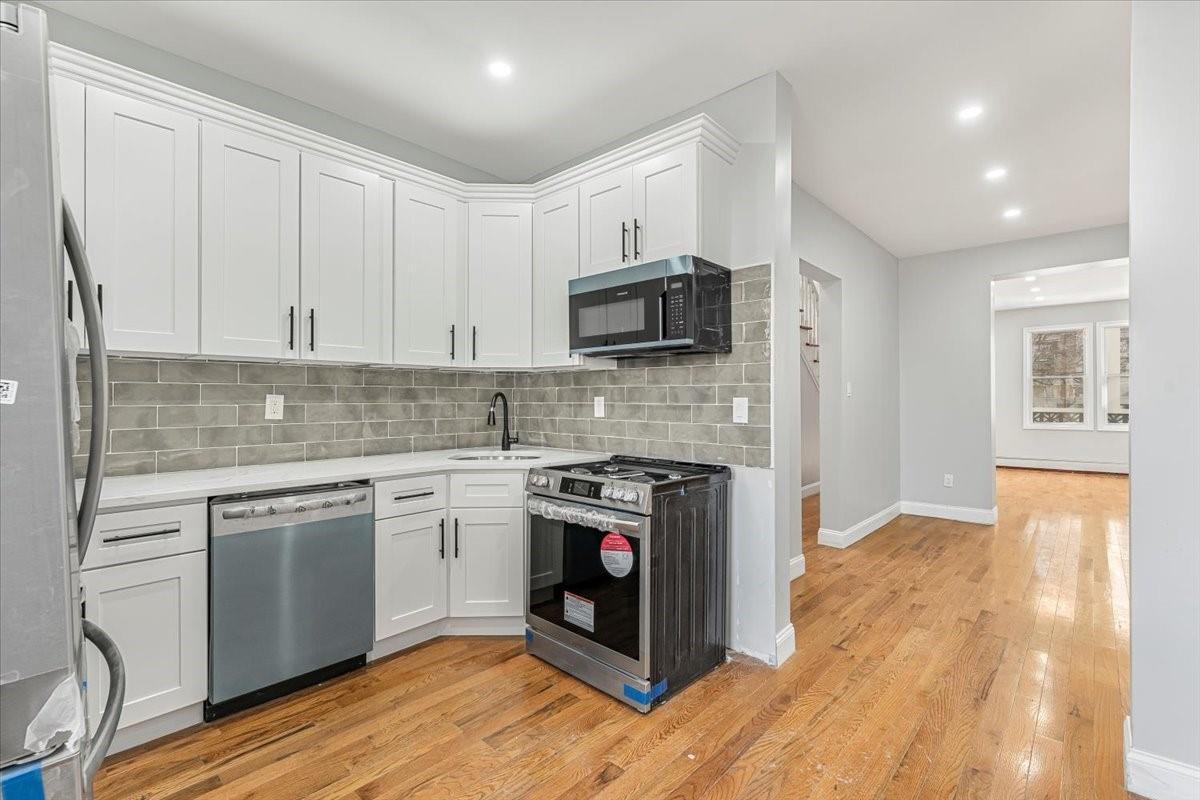 Single Family Bathgate  Bronx, NY 10457, MLS-887385-9