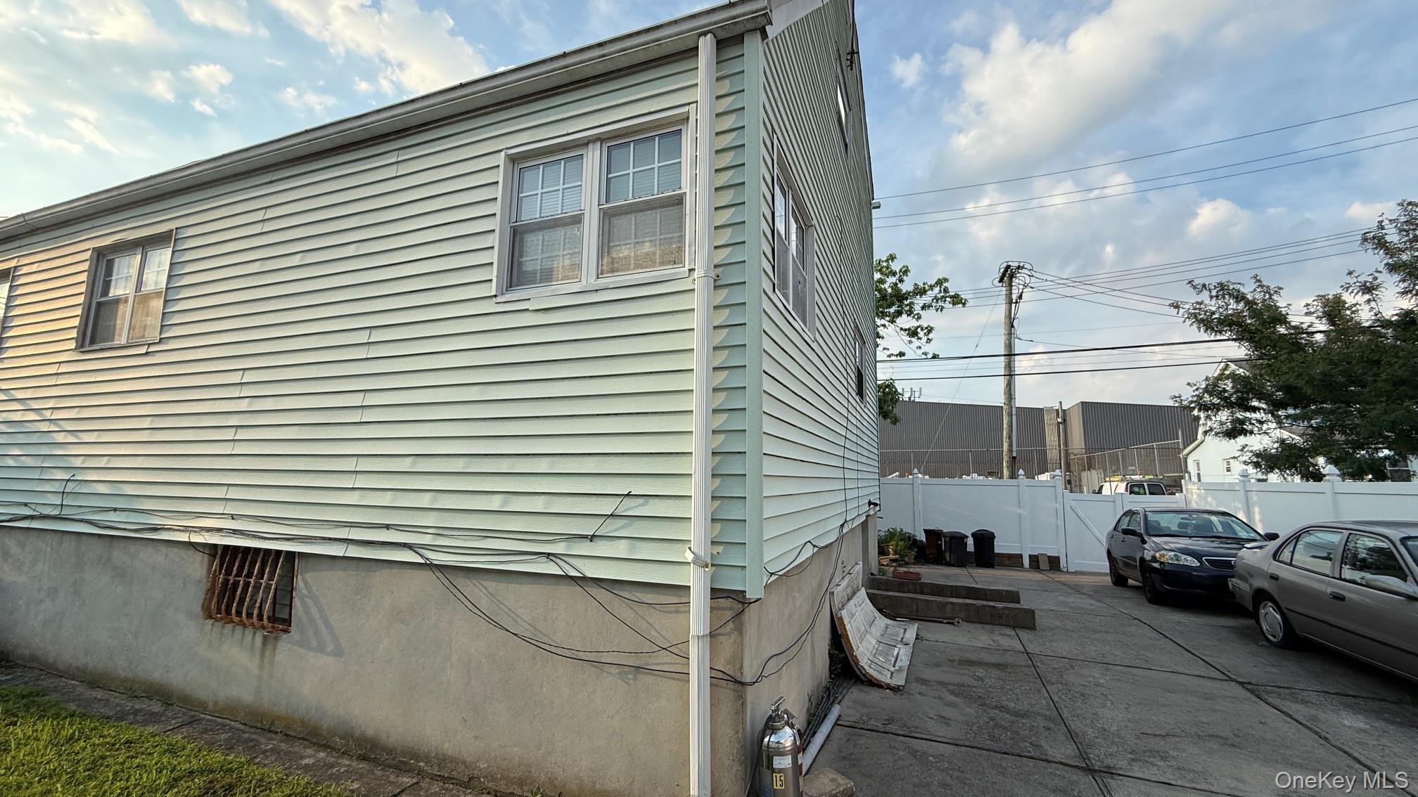 Single Family 227th  Queens, NY 11413, MLS-887398-3