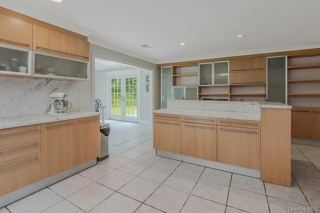 Single Family Sherwood Gate Nassau County, NY 11771, MLS-887406-10