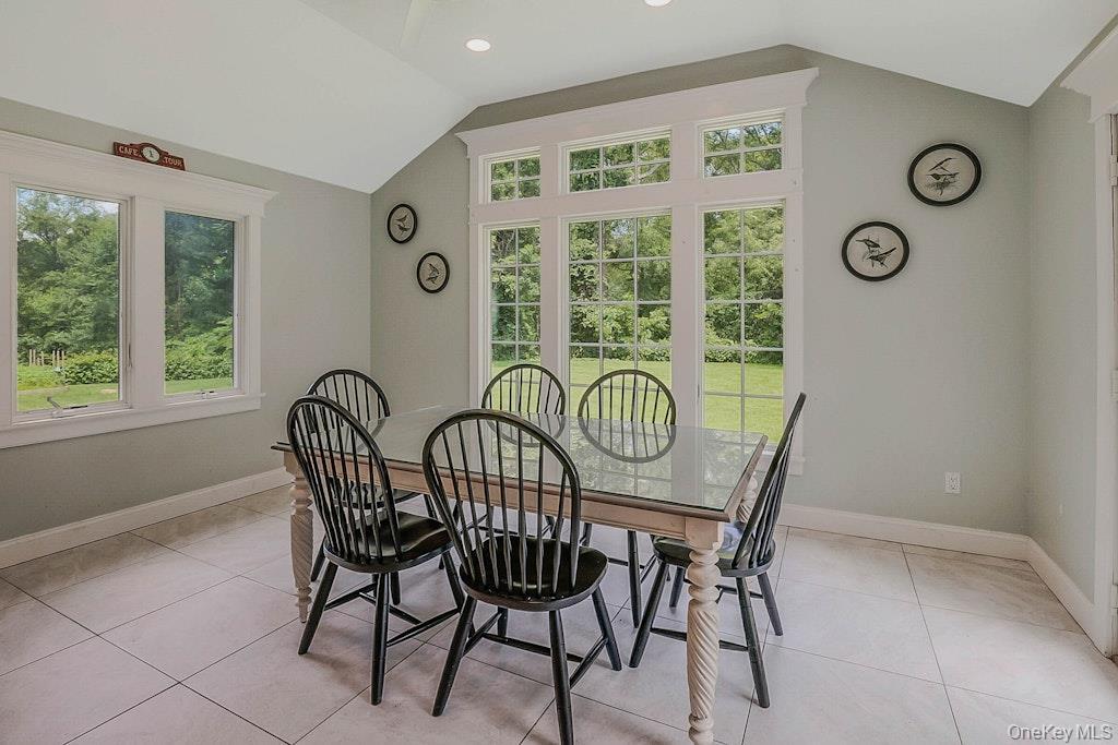 Single Family Sherwood Gate Nassau County, NY 11771, MLS-887406-13