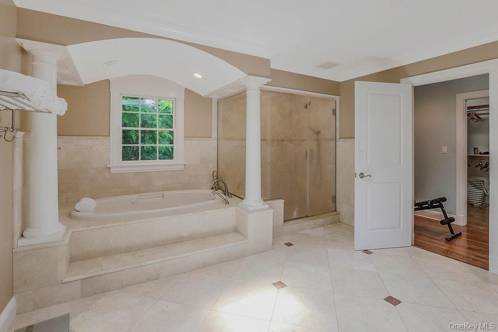 Single Family Sherwood Gate Nassau County, NY 11771, MLS-887406-17