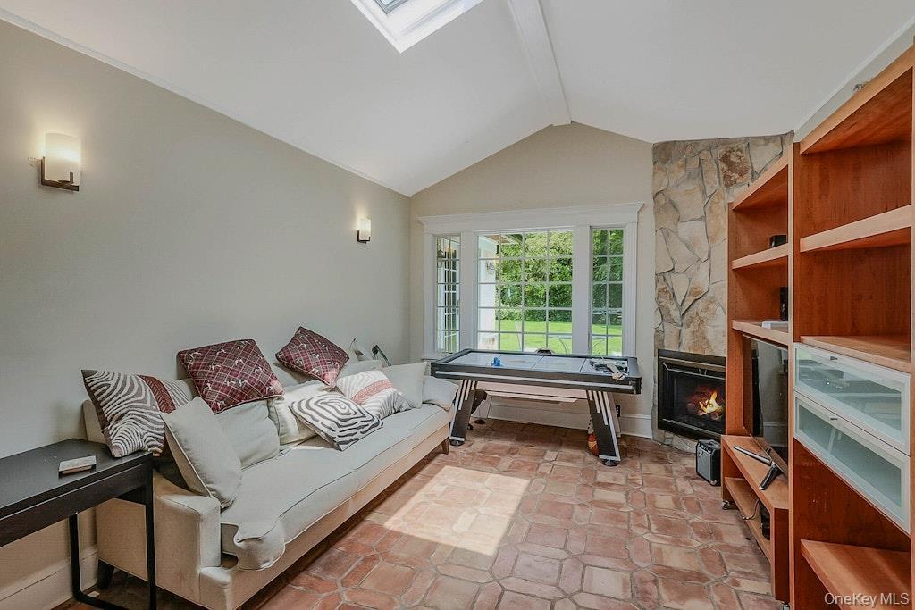 Single Family Sherwood Gate Nassau County, NY 11771, MLS-887406-20