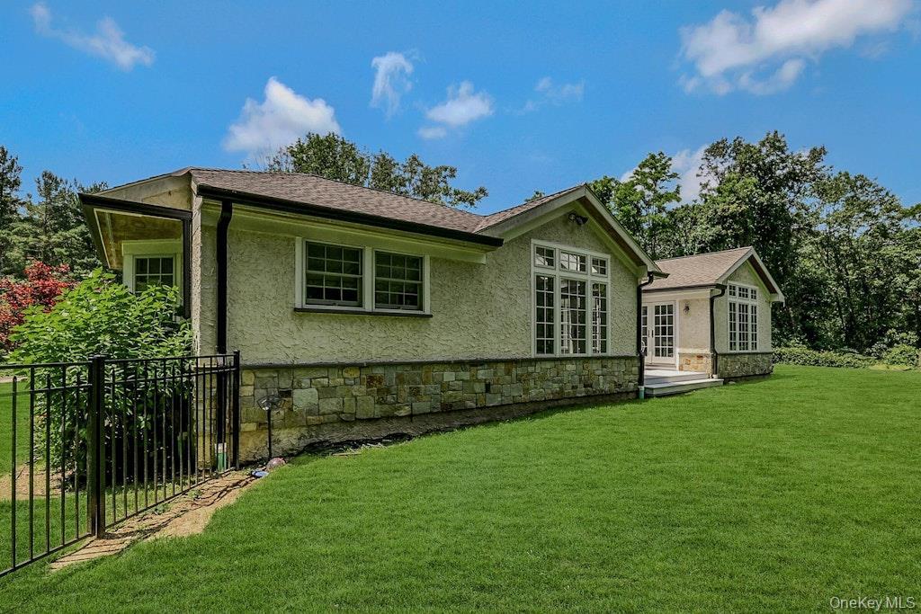 Single Family Sherwood Gate Nassau County, NY 11771, MLS-887406-33