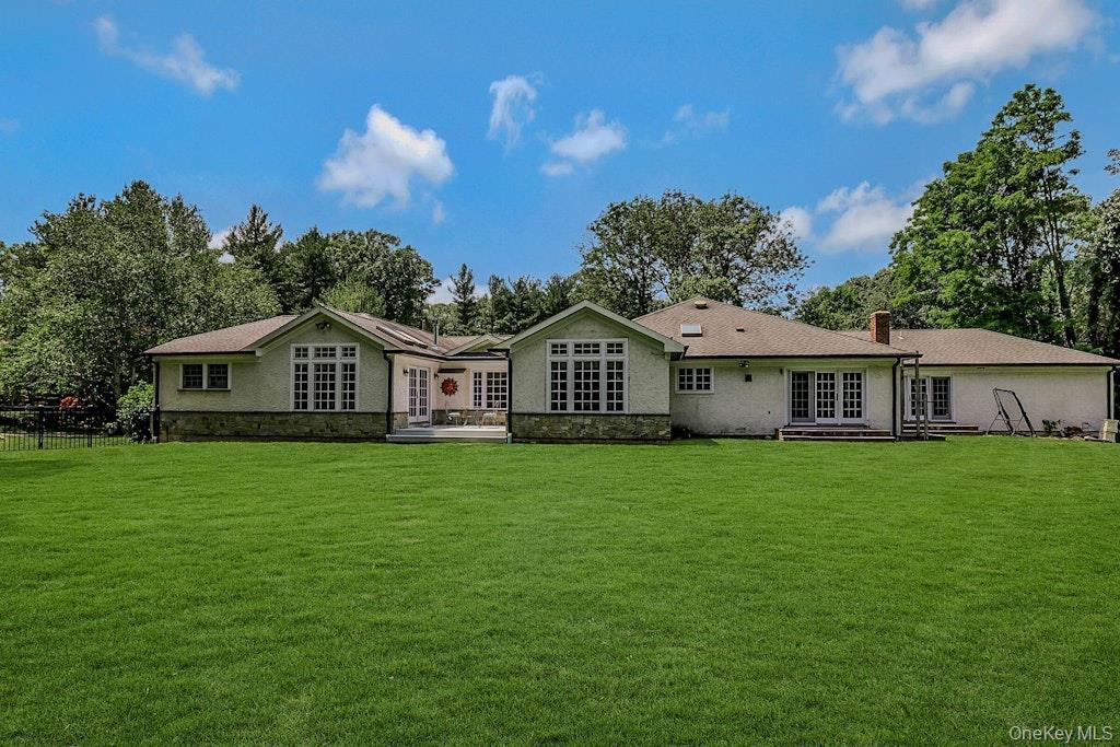 Single Family Sherwood Gate Nassau County, NY 11771, MLS-887406-37