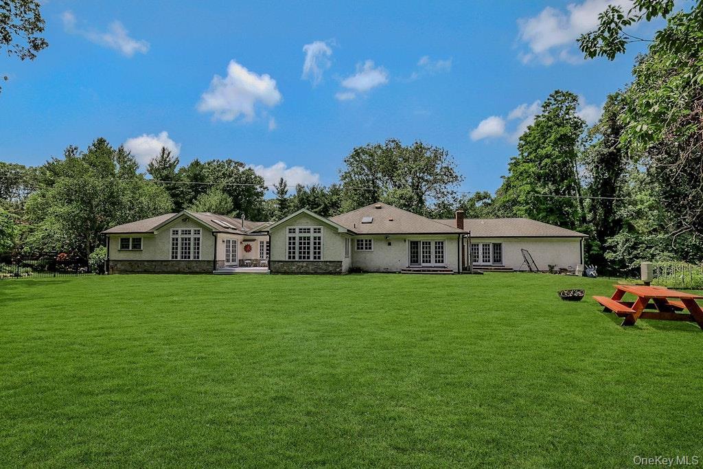 Single Family Sherwood Gate Nassau County, NY 11771, MLS-887406-38