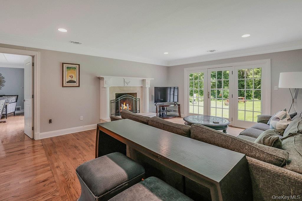 Single Family Sherwood Gate Nassau County, NY 11771, MLS-887406-5