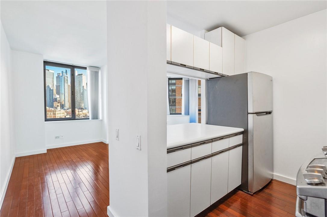 Apartment 43rd  Manhattan, NY 10036, MLS-887407-8