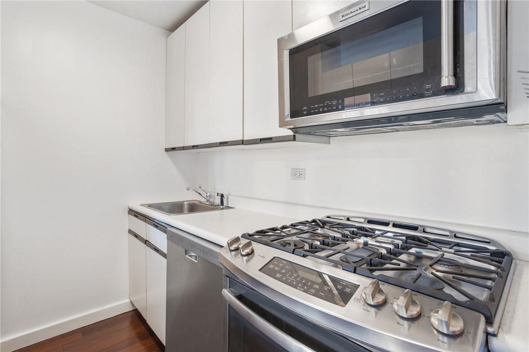 Apartment 43rd  Manhattan, NY 10036, MLS-887407-9