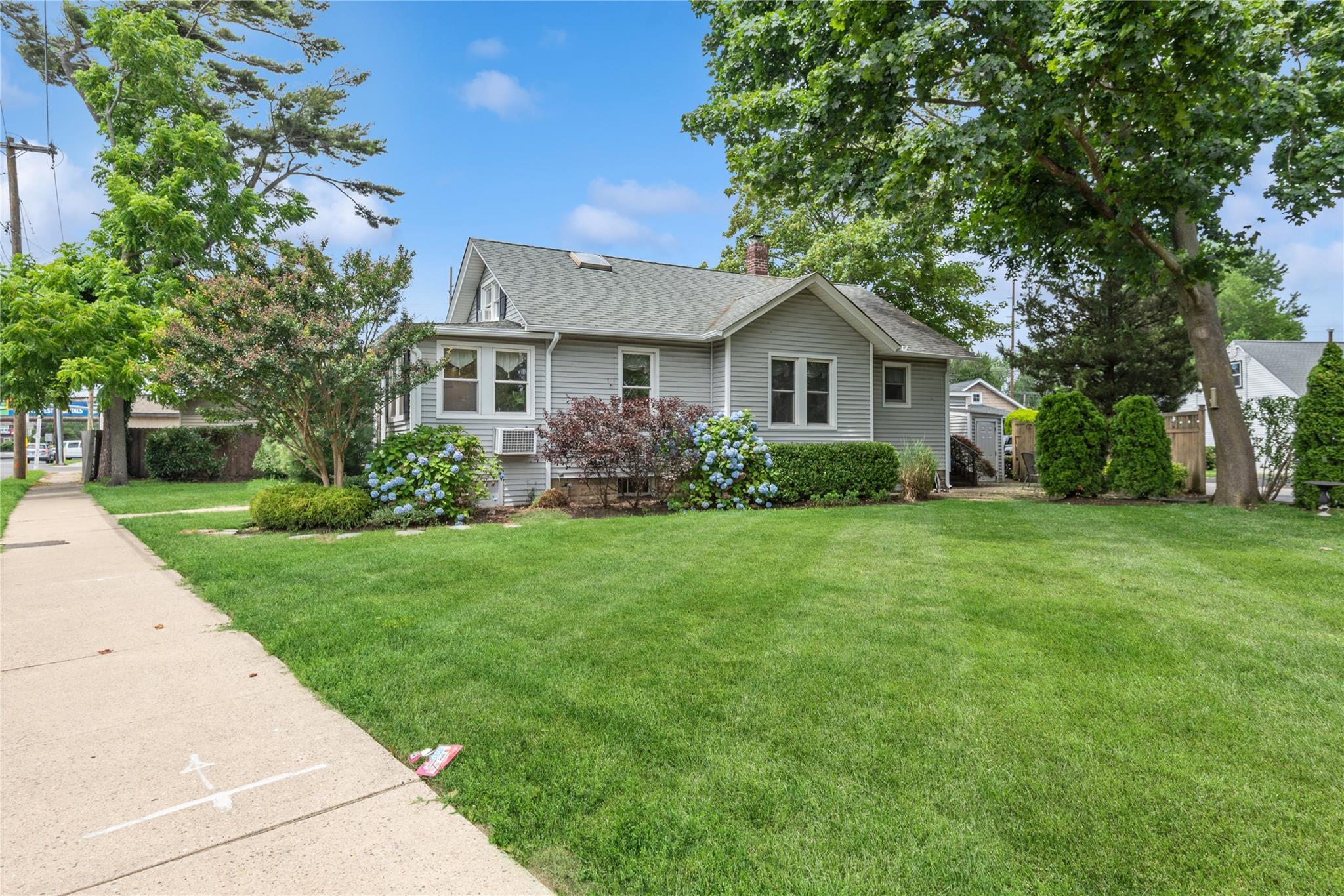 Single Family Little East Neck  Suffolk County, NY 11702, MLS-887412-2