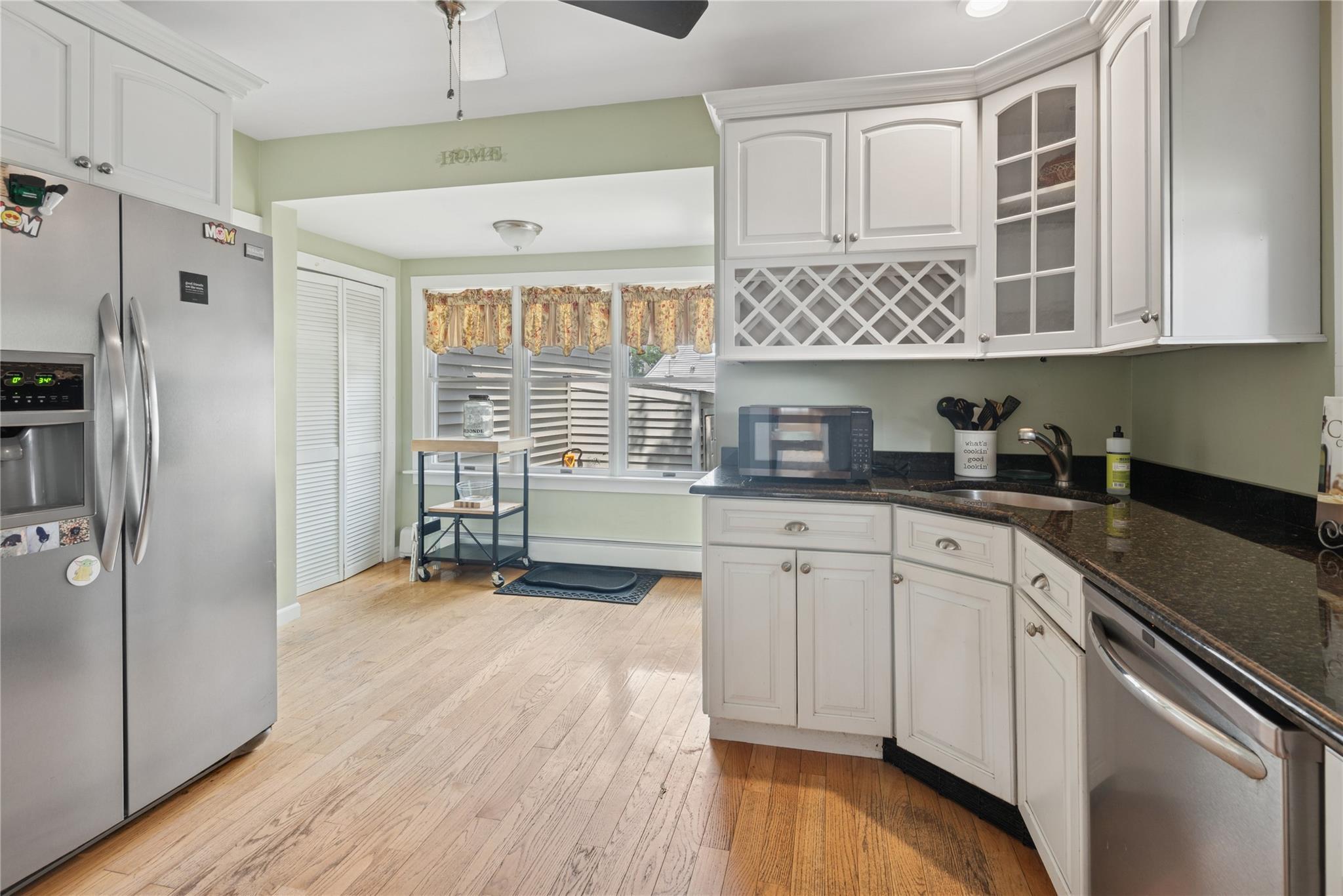 Single Family Little East Neck  Suffolk County, NY 11702, MLS-887412-8
