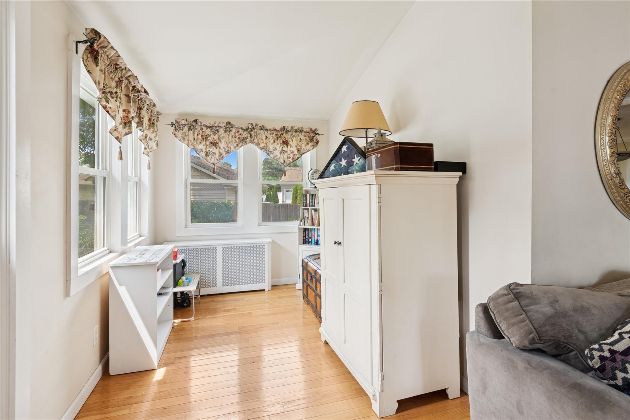 Single Family Little East Neck  Suffolk County, NY 11702, MLS-887412-9
