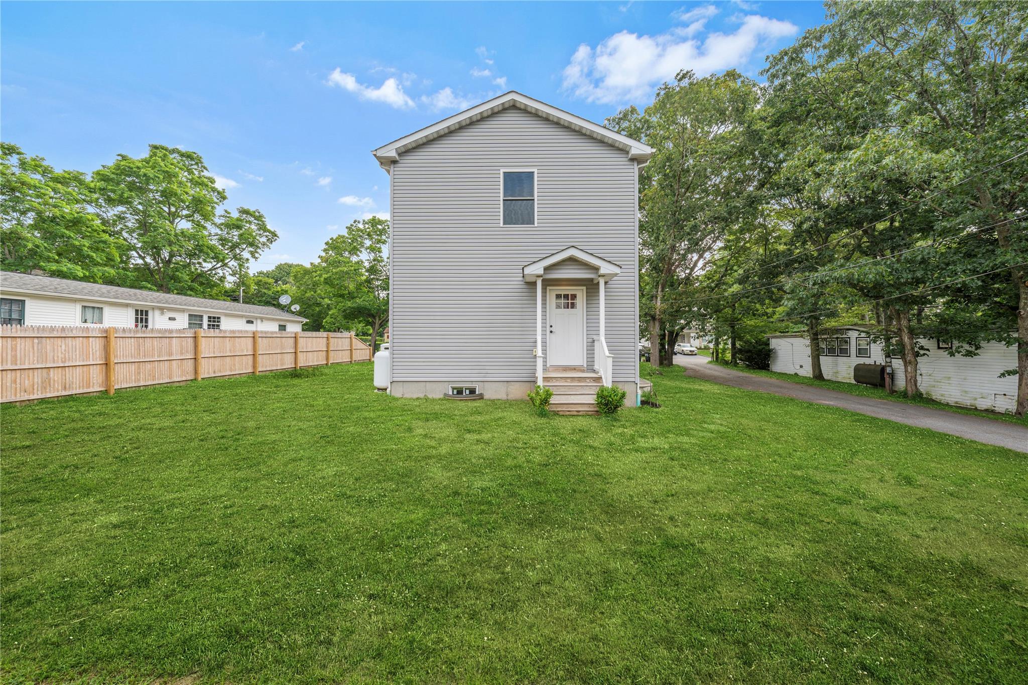 Single Family Horton  Suffolk County, NY 11901, MLS-887441-4