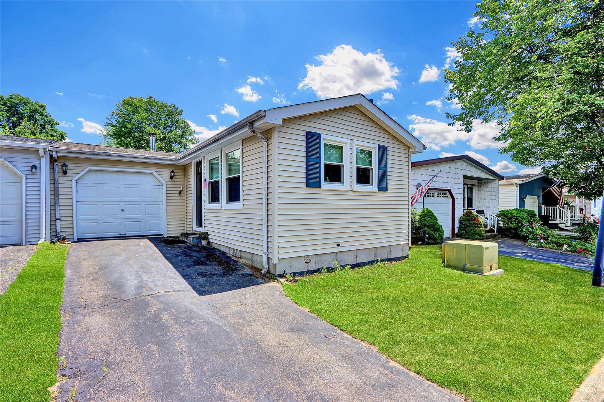 Single Family Village Circ W  Suffolk County, NY 11949, MLS-887454-2