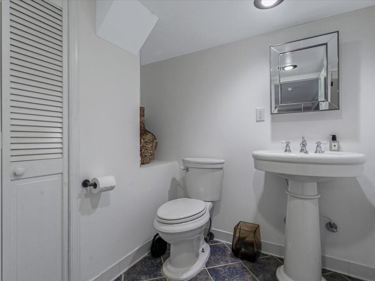 Single Family 67th  Queens, NY 11365, MLS-887459-36