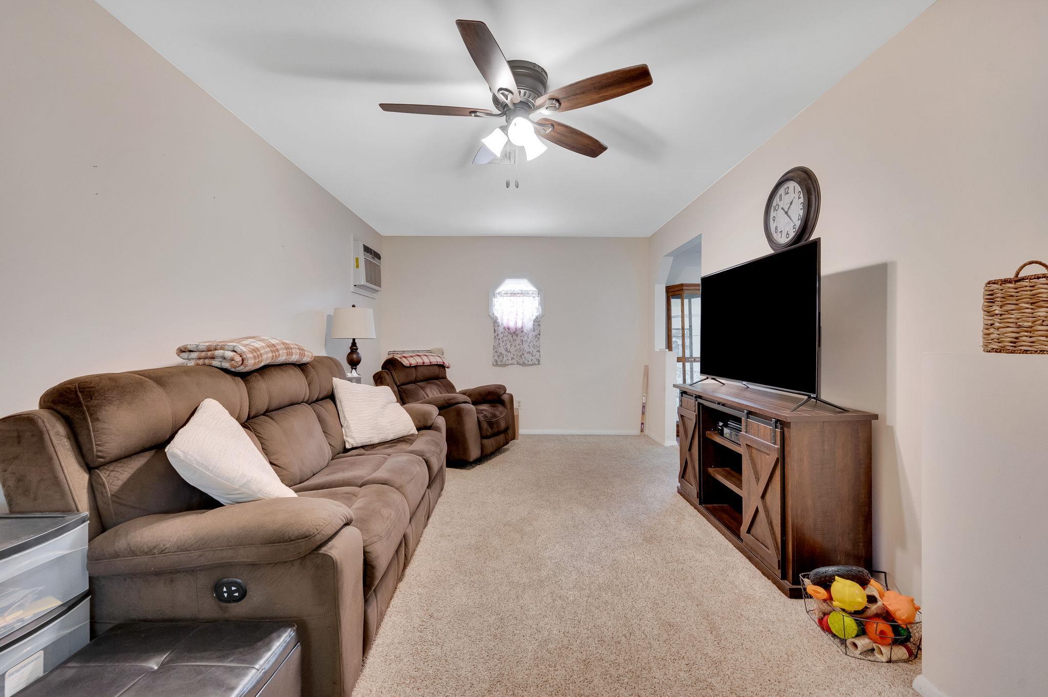 Single Family Stuyvesant  Suffolk County, NY 11776, MLS-887474-5