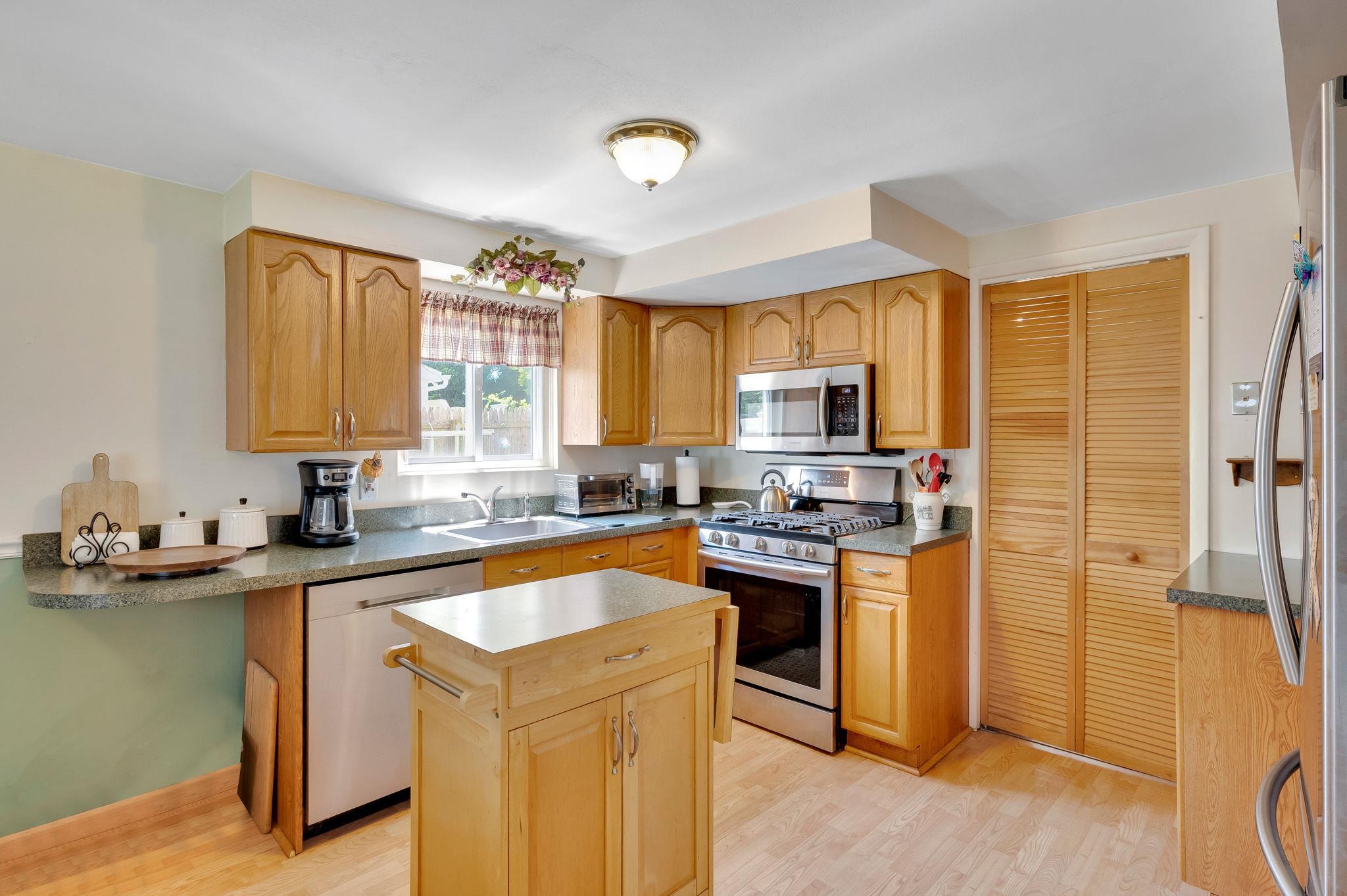 Single Family Stuyvesant  Suffolk County, NY 11776, MLS-887474-6