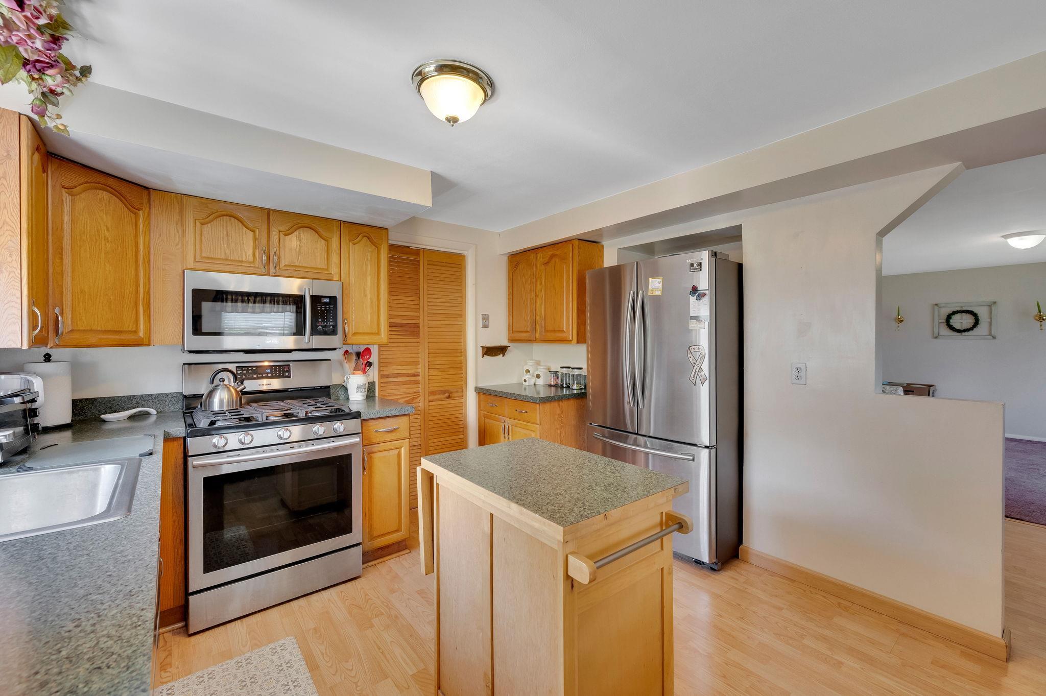 Single Family Stuyvesant  Suffolk County, NY 11776, MLS-887474-7