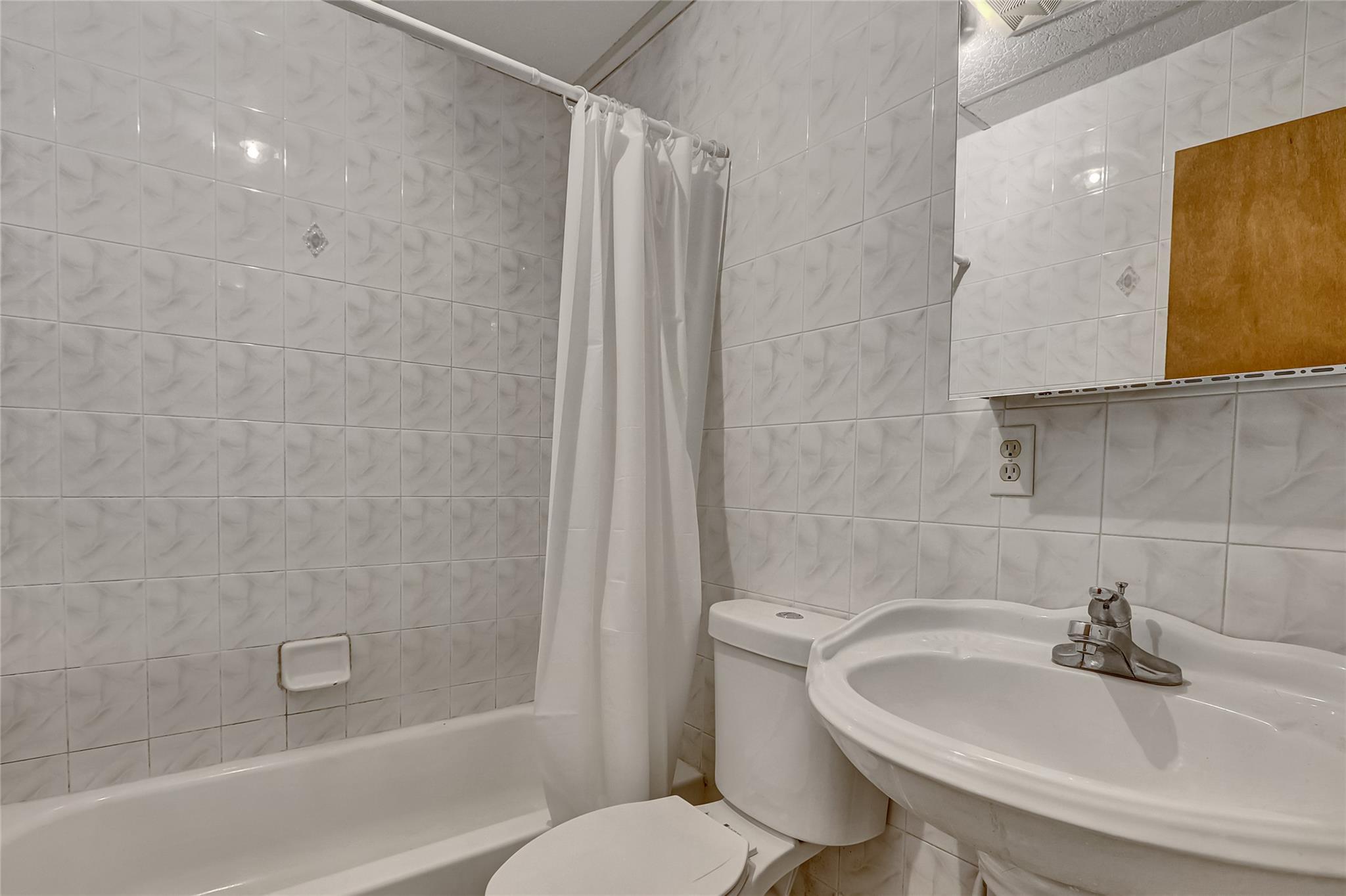 Single Family 213th  Queens, NY 11364, MLS-887528-13