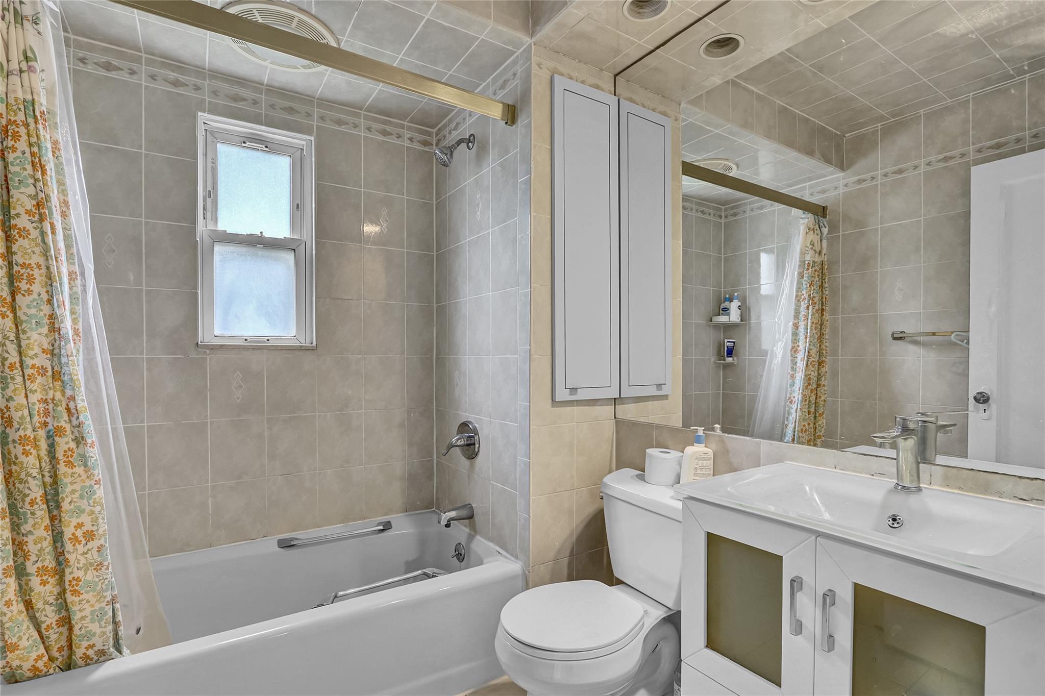 Single Family 213th  Queens, NY 11364, MLS-887528-15
