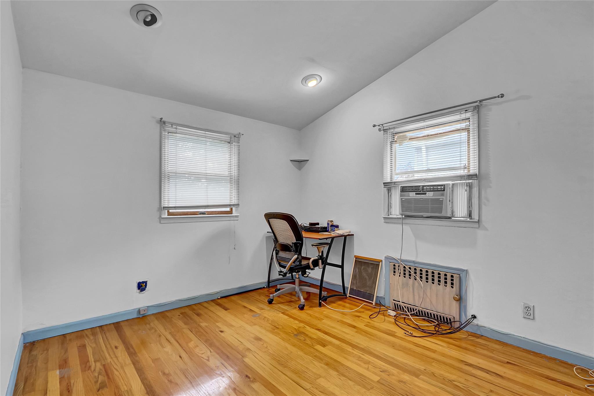 Single Family 213th  Queens, NY 11364, MLS-887528-16