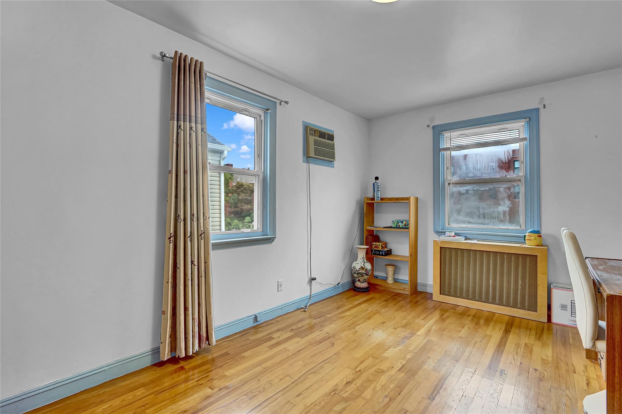 Single Family 213th  Queens, NY 11364, MLS-887528-17