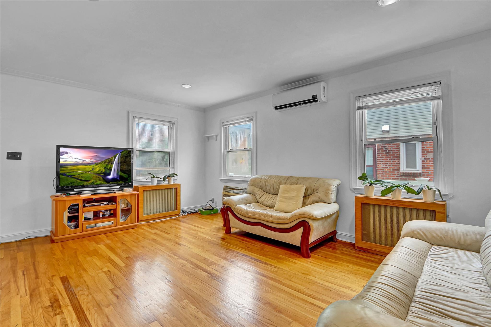 Single Family 213th  Queens, NY 11364, MLS-887528-8