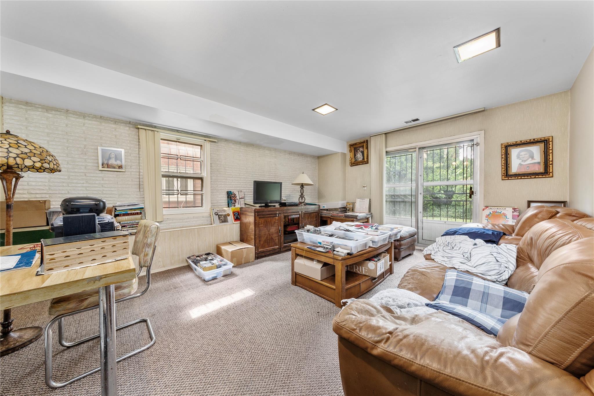 Single Family 11th  Queens, NY 11357, MLS-887538-27