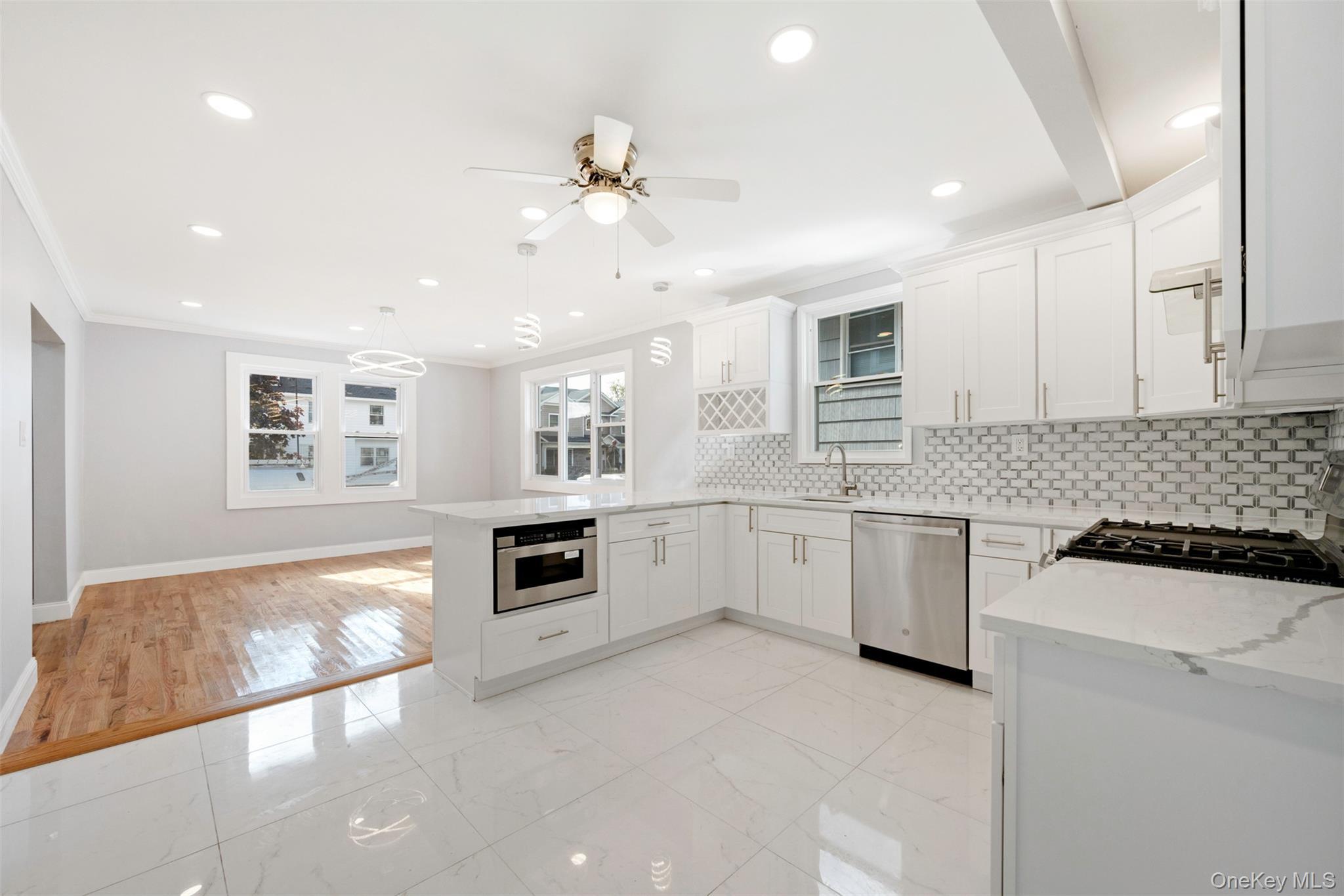 Single Family Shepherd Nassau County, NY 11570, MLS-887548-3