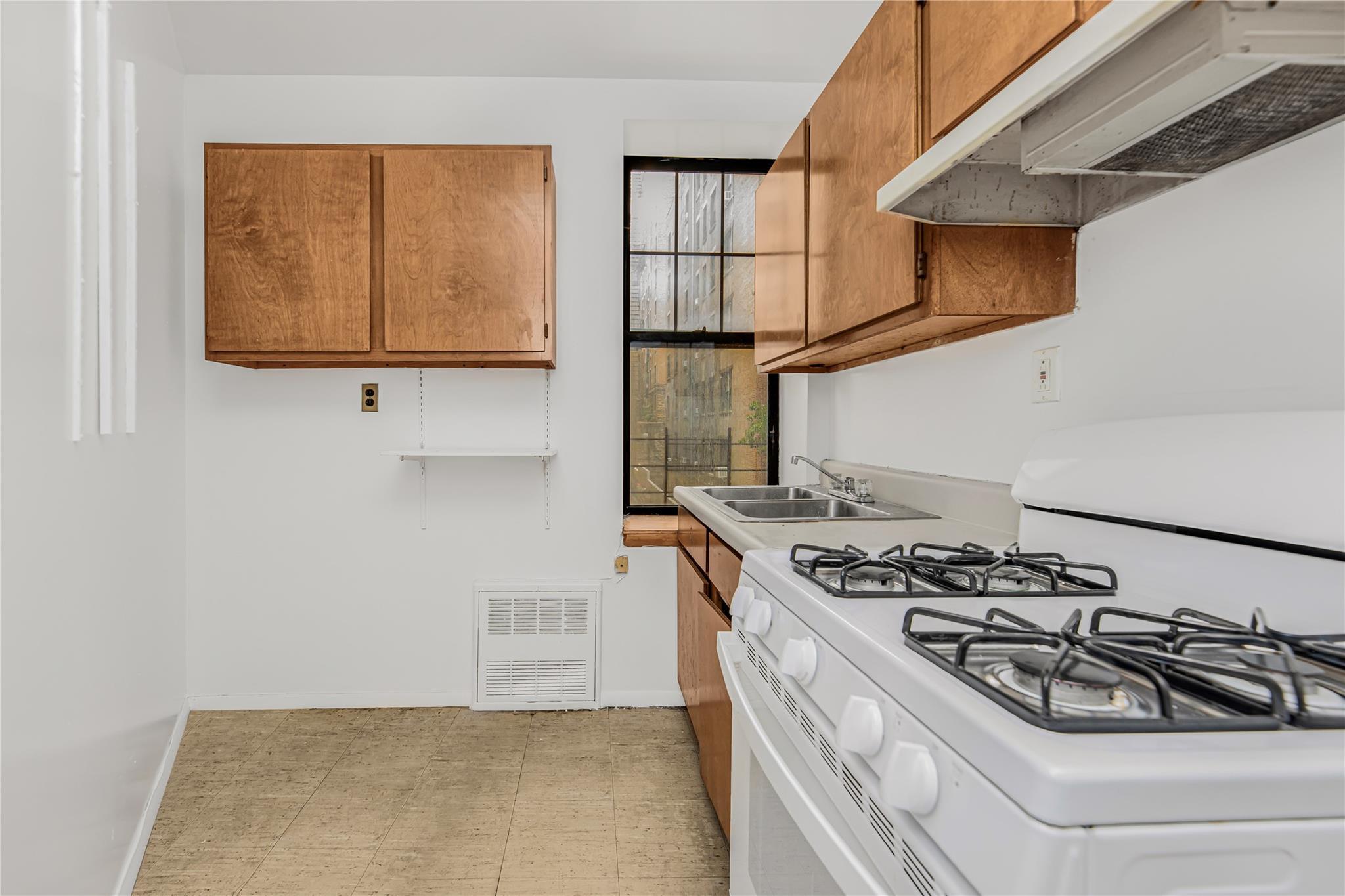 Coop Convent  Manhattan, NY 10027, MLS-887600-16