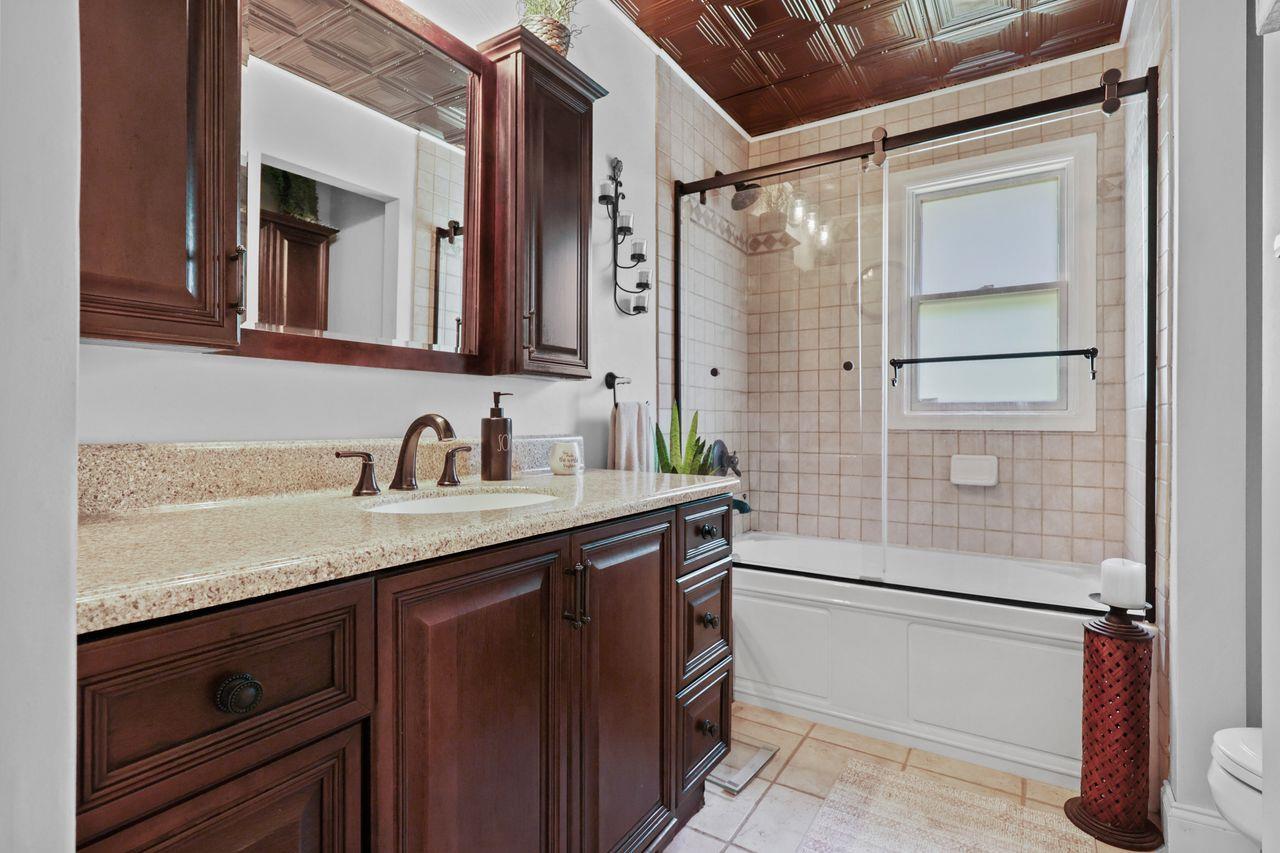 Single Family Bykenhulle  Dutchess County, NY 12533, MLS-887636-16