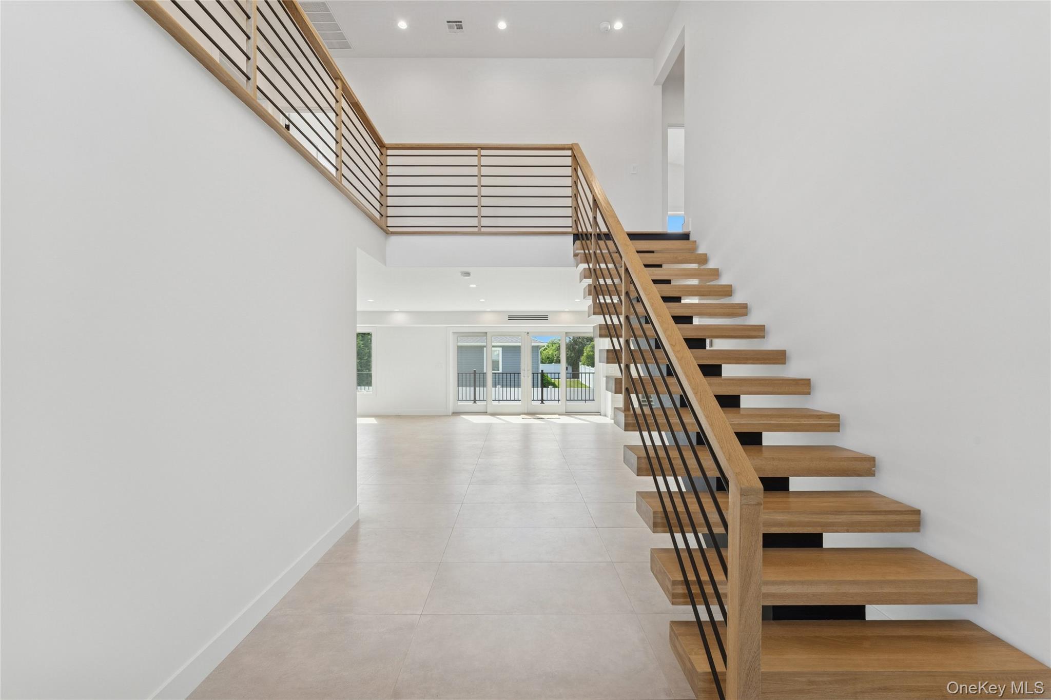 Single Family Flamingo Nassau County, NY 11509, MLS-887646-16