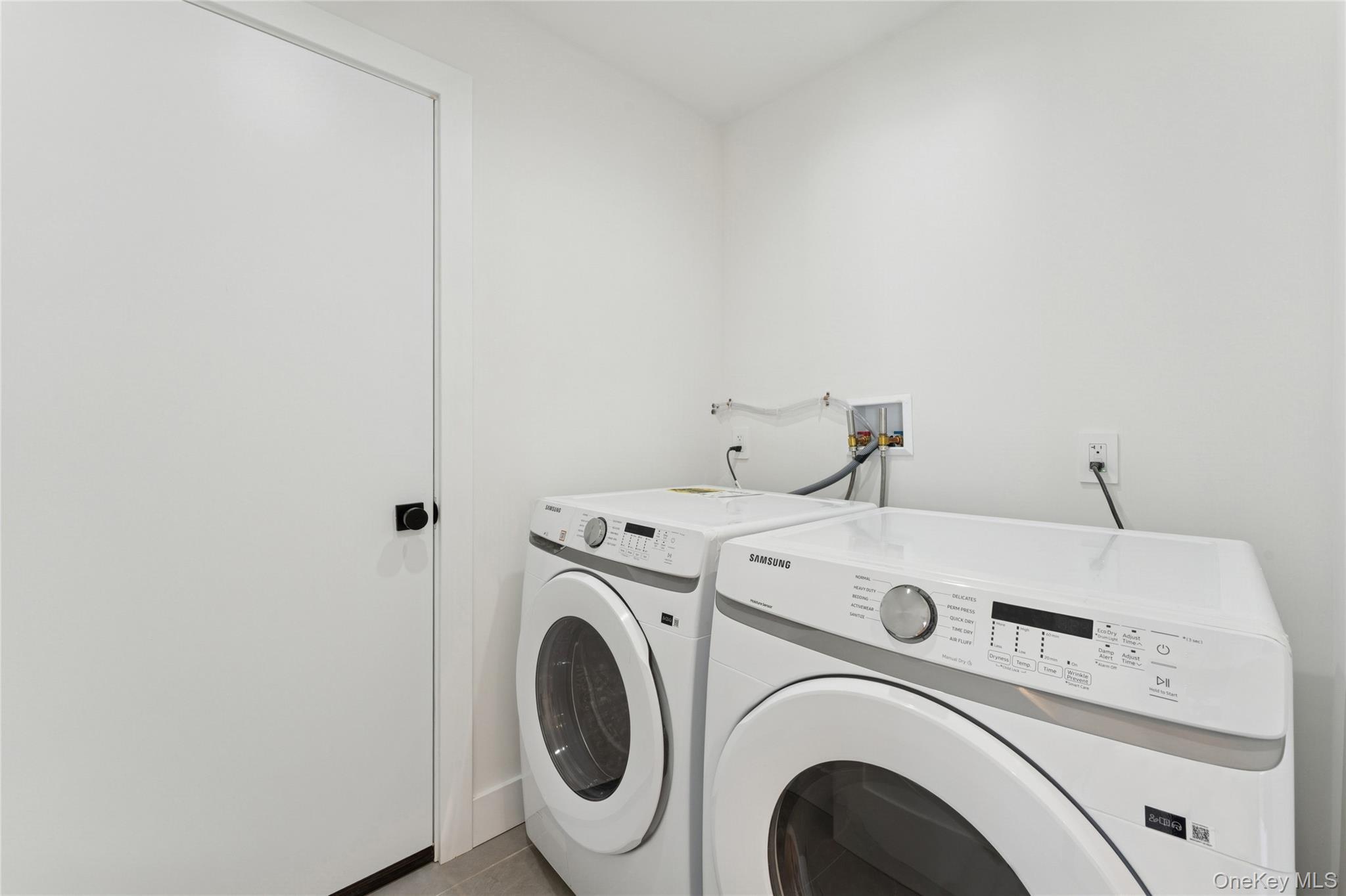 Single Family Flamingo Nassau County, NY 11509, MLS-887646-19