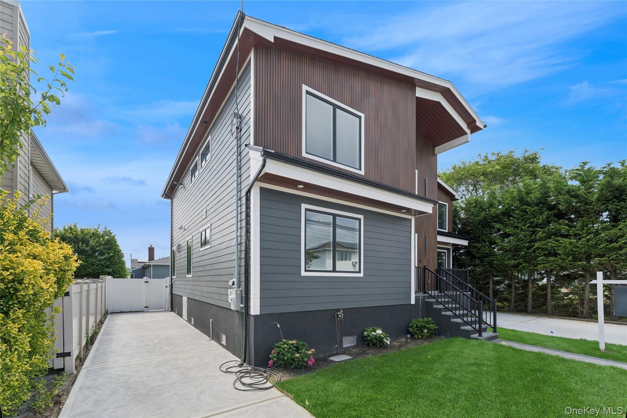 Single Family Flamingo Nassau County, NY 11509, MLS-887646-3