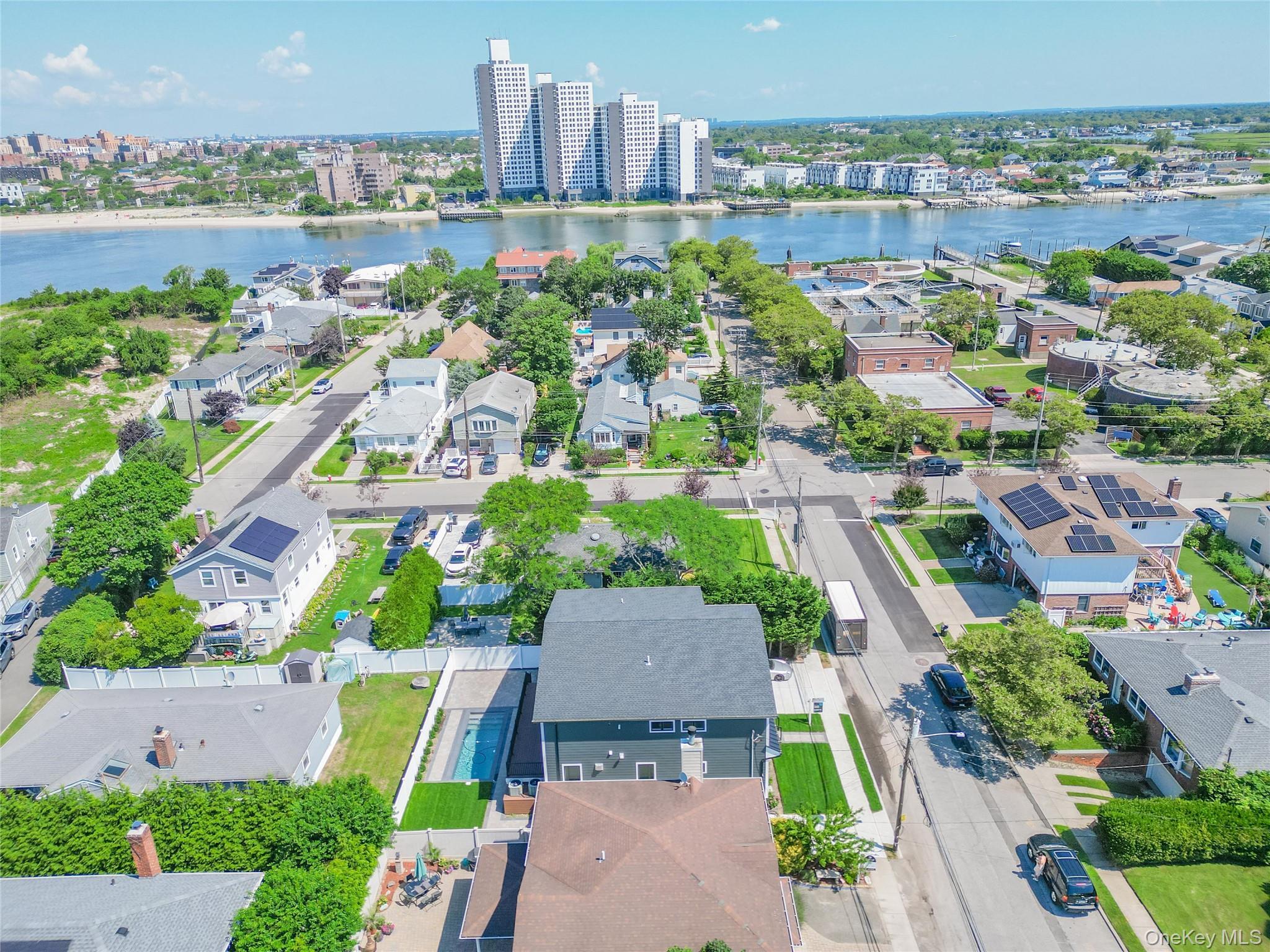 Single Family Flamingo Nassau County, NY 11509, MLS-887646-36